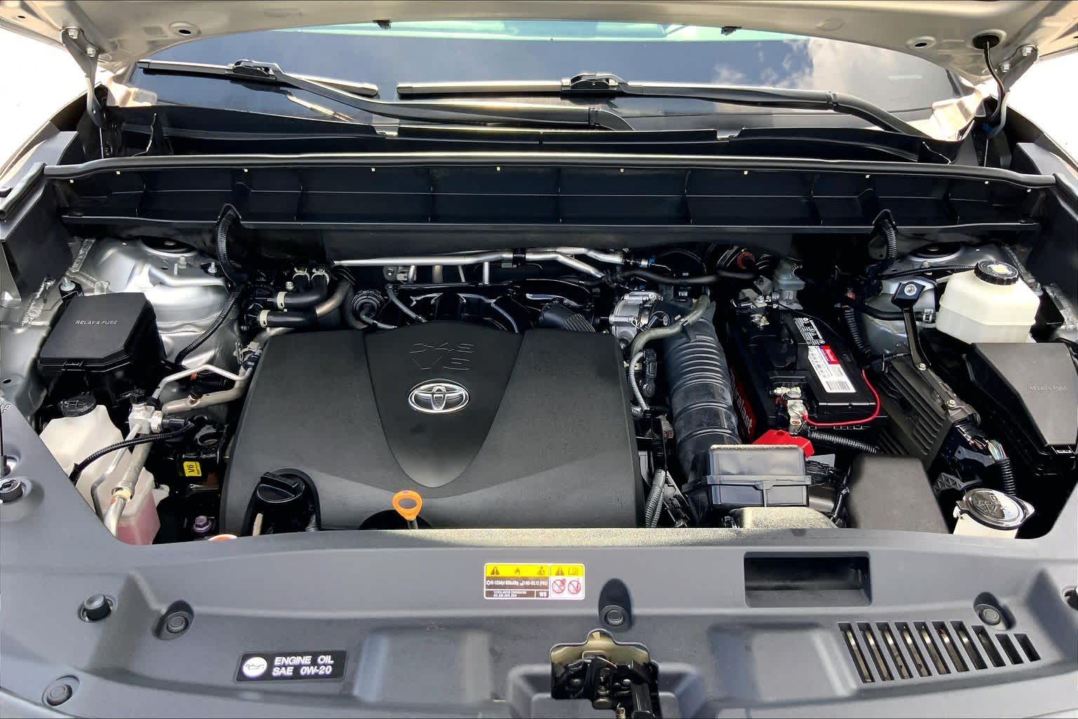 2022 Toyota Highlander XLE Celestial Silver Metallic at Lone Star Chevrolet
