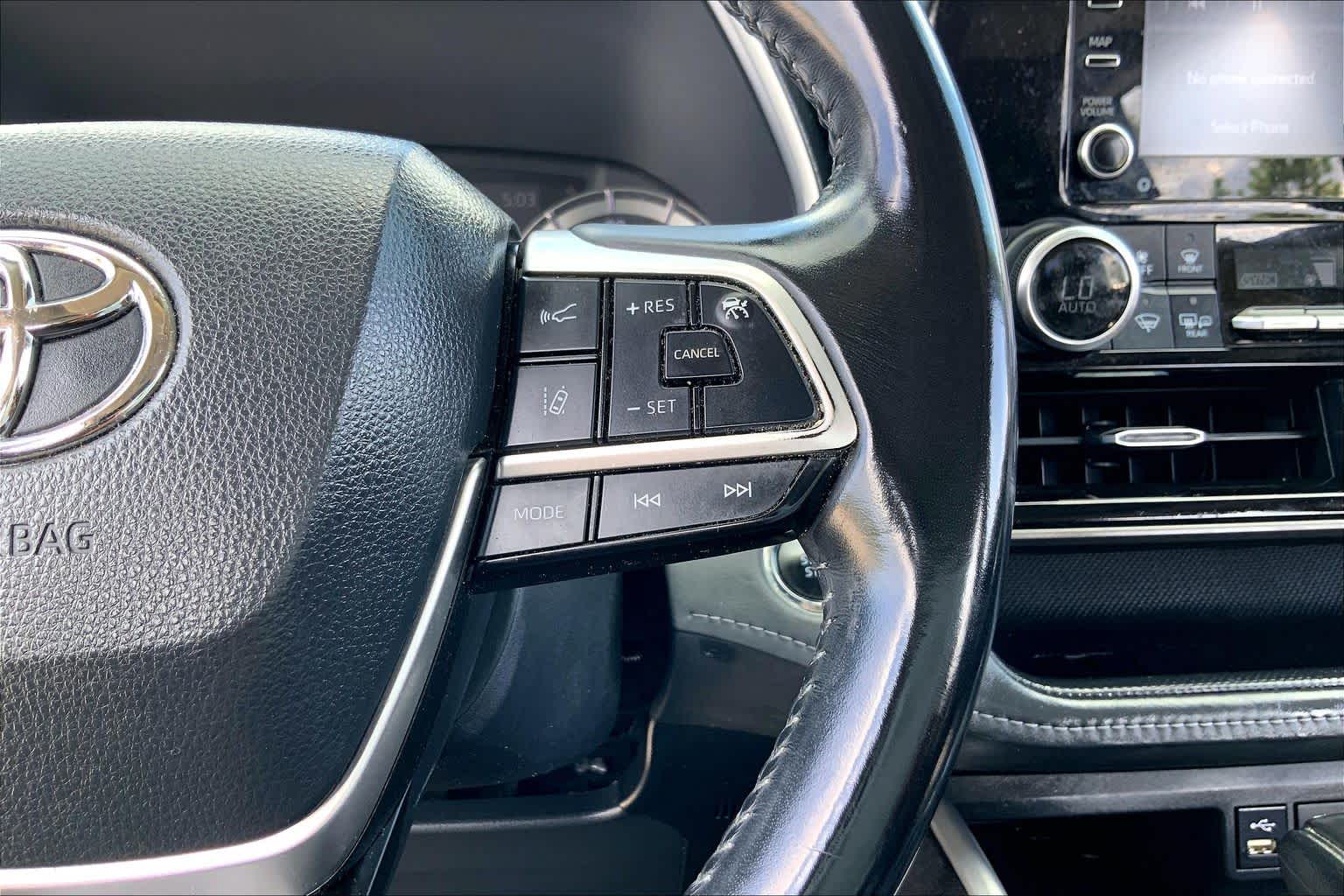 2022 Toyota Highlander XLE Celestial Silver Metallic at Lone Star Chevrolet
