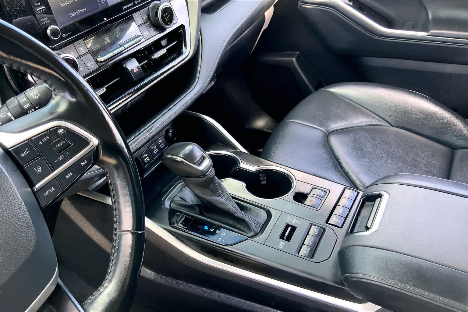 2022 Toyota Highlander XLE Celestial Silver Metallic at Lone Star Chevrolet