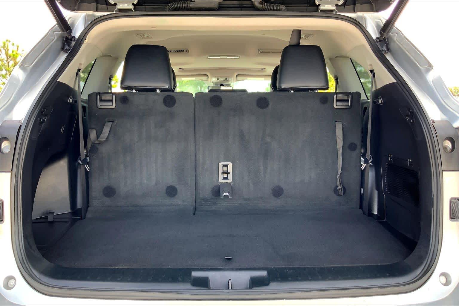 2022 Toyota Highlander XLE Celestial Silver Metallic at Lone Star Chevrolet