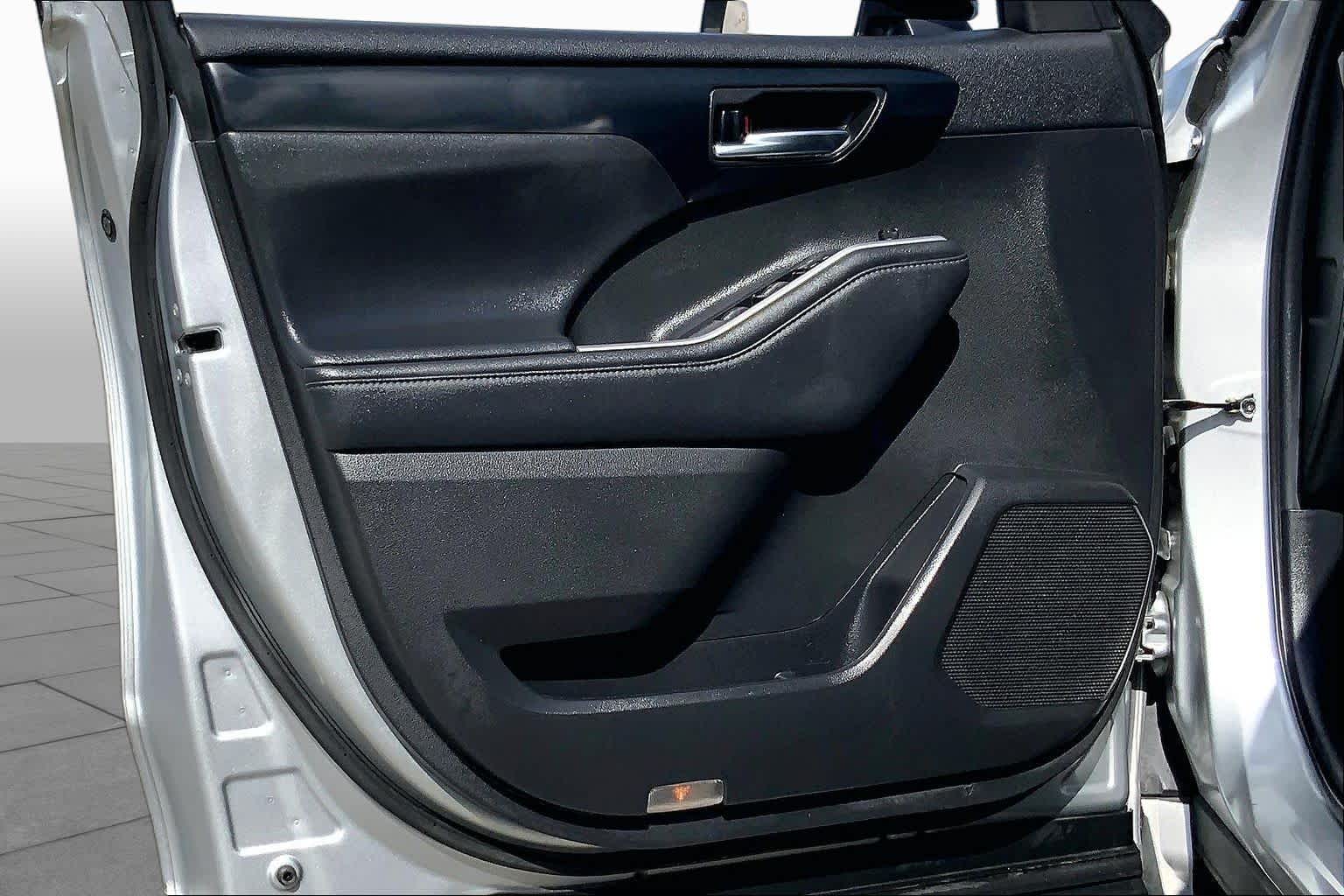 2022 Toyota Highlander XLE Celestial Silver Metallic at Lone Star Chevrolet