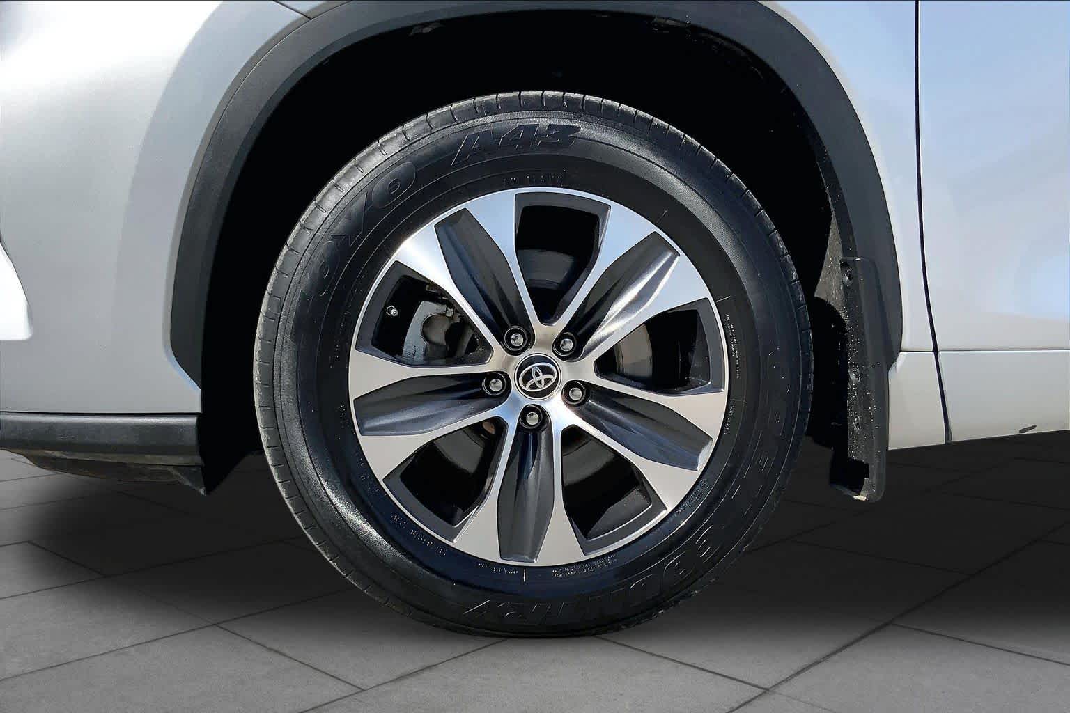 2022 Toyota Highlander XLE Celestial Silver Metallic at Lone Star Chevrolet