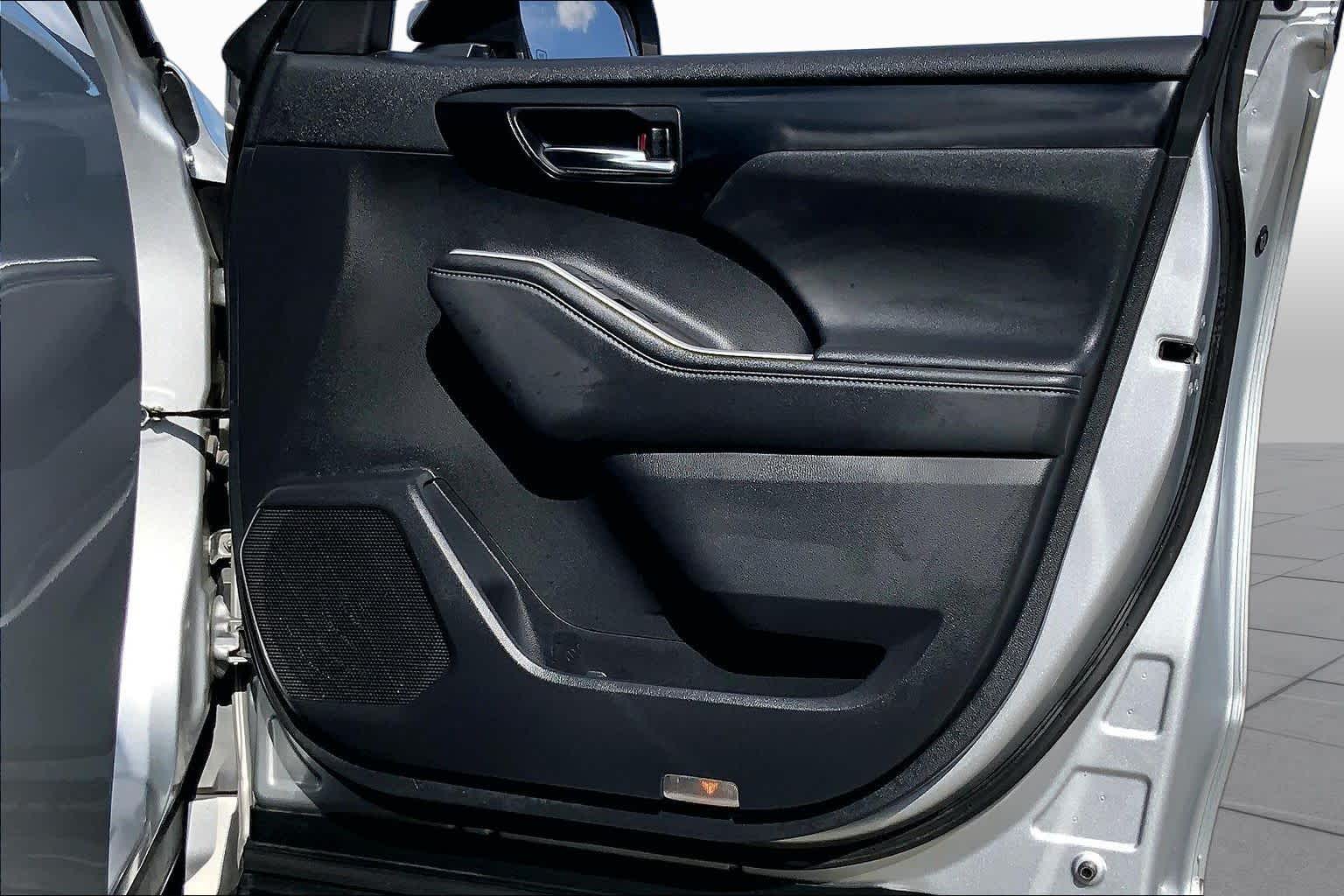 2022 Toyota Highlander XLE Celestial Silver Metallic at Lone Star Chevrolet