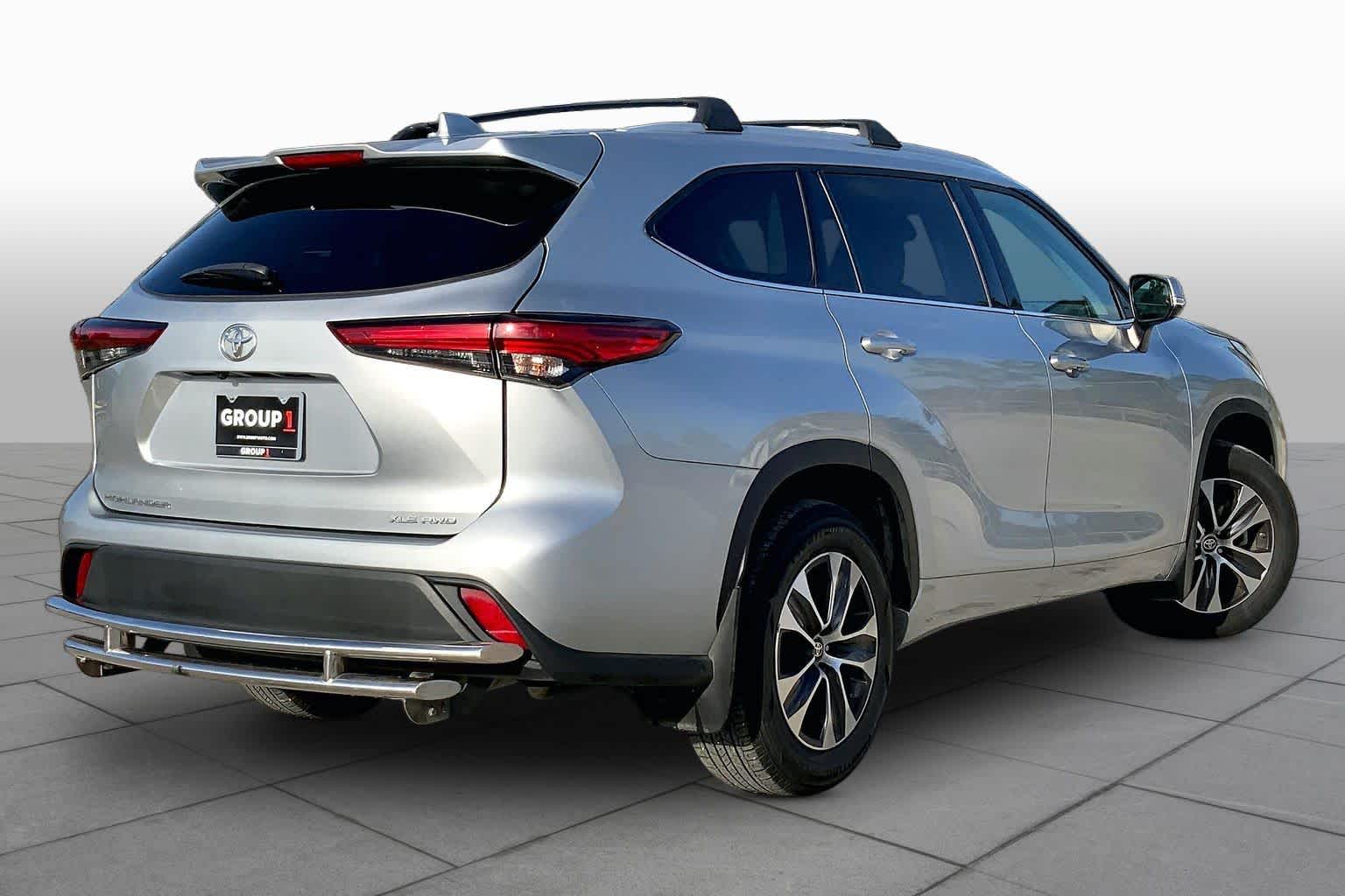 2022 Toyota Highlander XLE Celestial Silver Metallic at Group 1 Toyota Southwest
