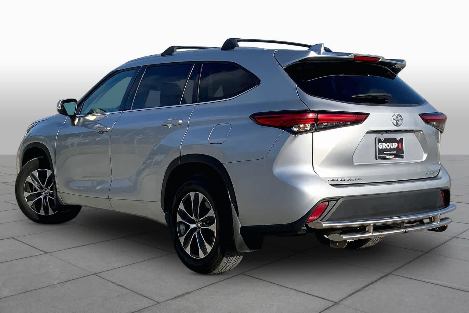 2022 Toyota Highlander XLE Celestial Silver Metallic at Group 1 Toyota Southwest