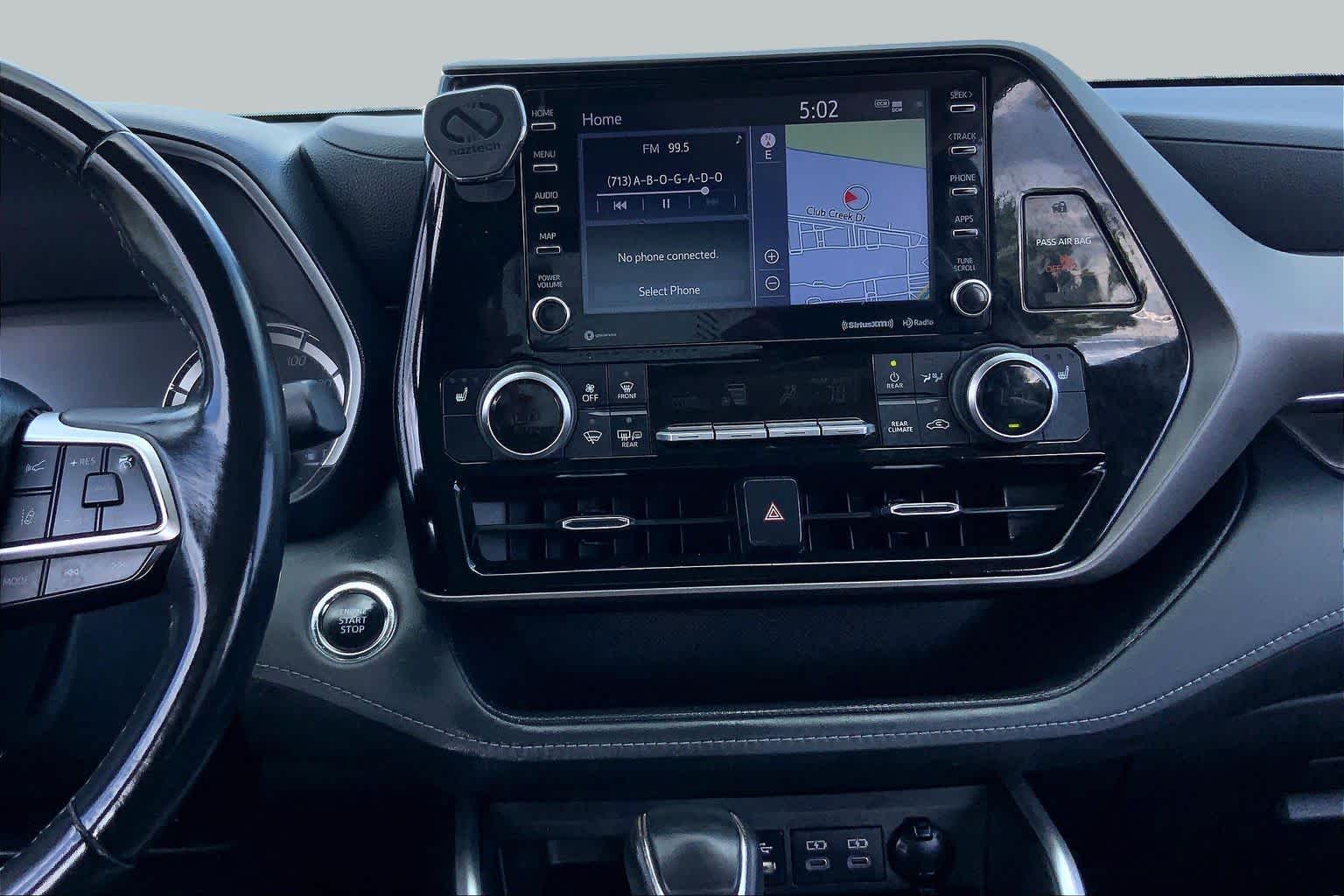 2022 Toyota Highlander XLE Celestial Silver Metallic at Group 1 Toyota Southwest