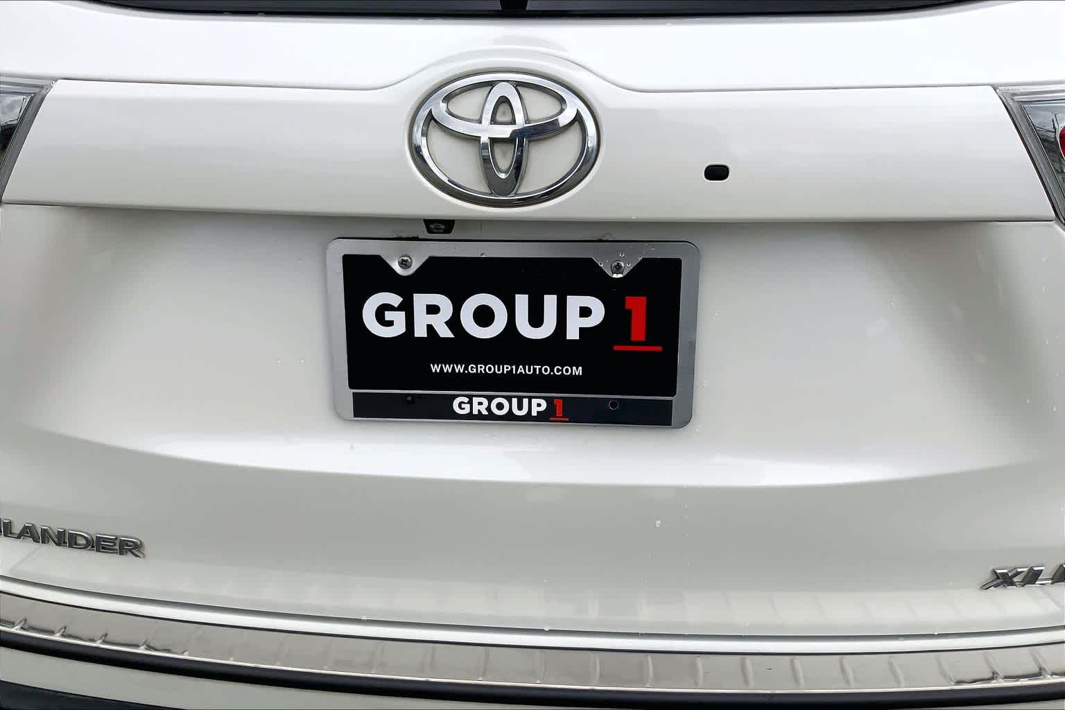 2016 Toyota Highlander XLE Blizzard Pearl at AutoNation USA Katy