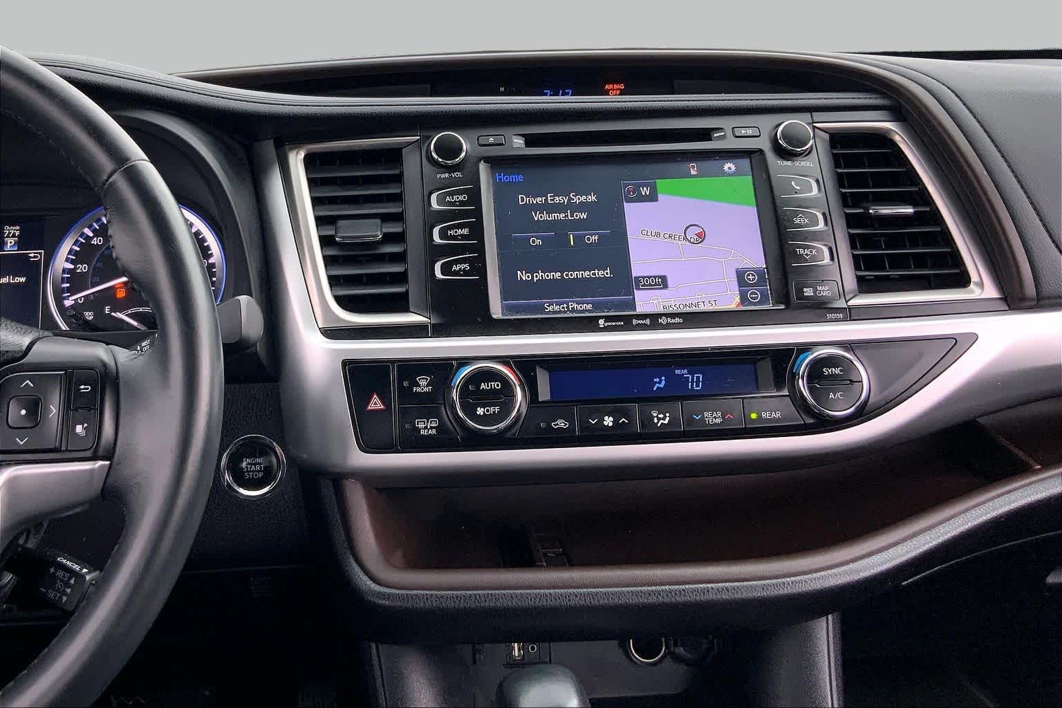 2016 Toyota Highlander XLE Blizzard Pearl at AutoNation USA Katy