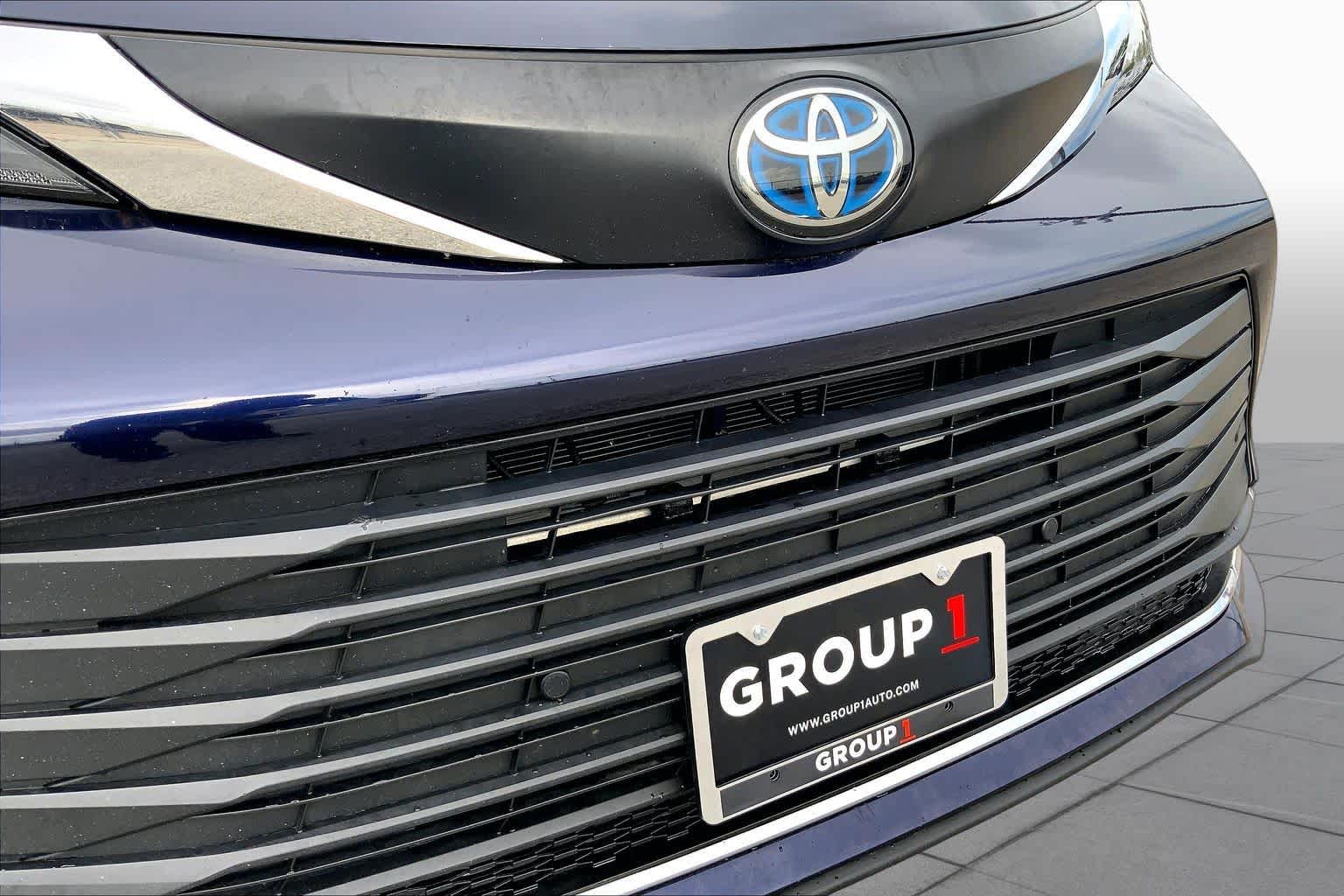 2023 Toyota Sienna XLE Blueprint at Beck & Masten Kia