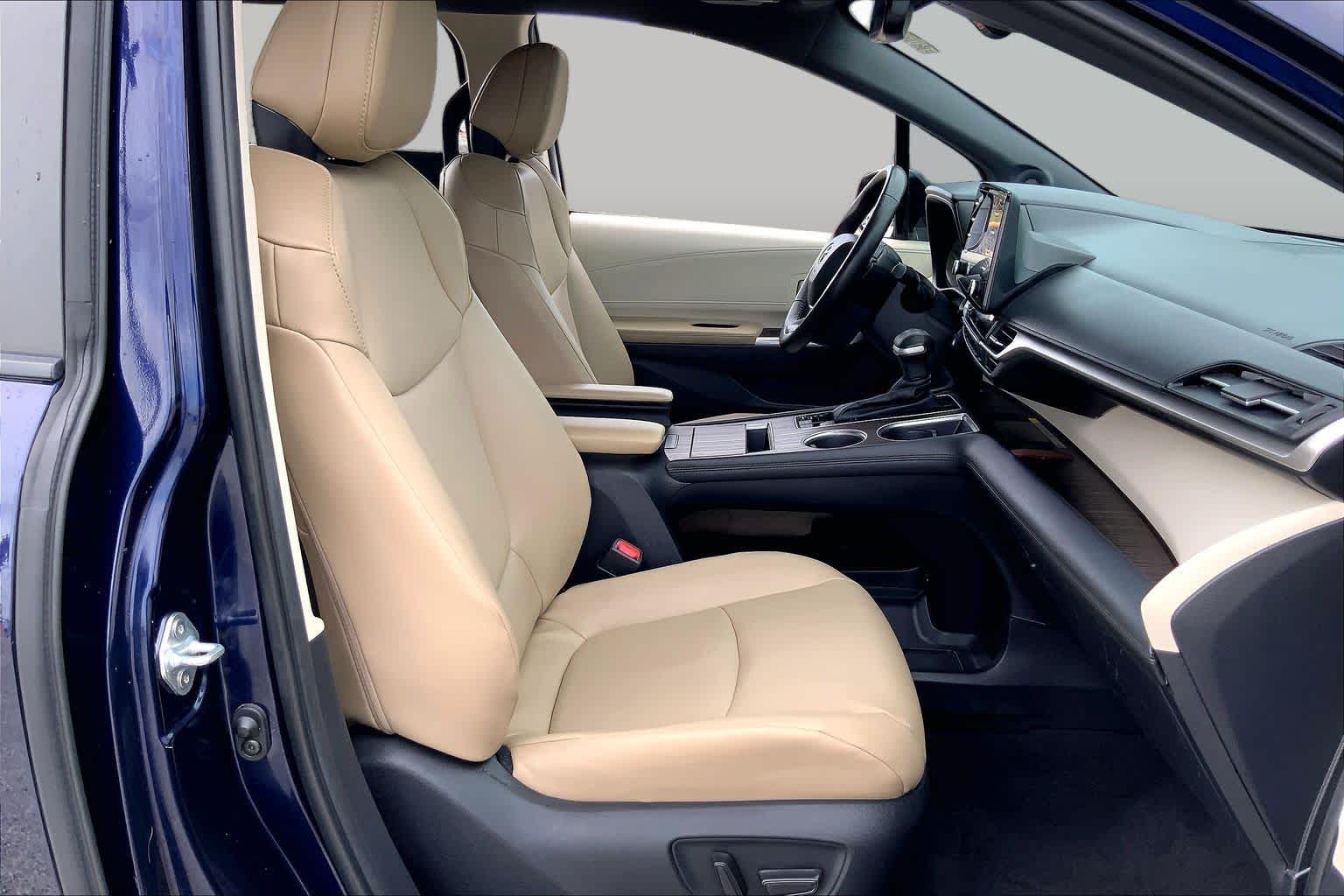 2023 Toyota Sienna XLE Blueprint at Beck & Masten Kia