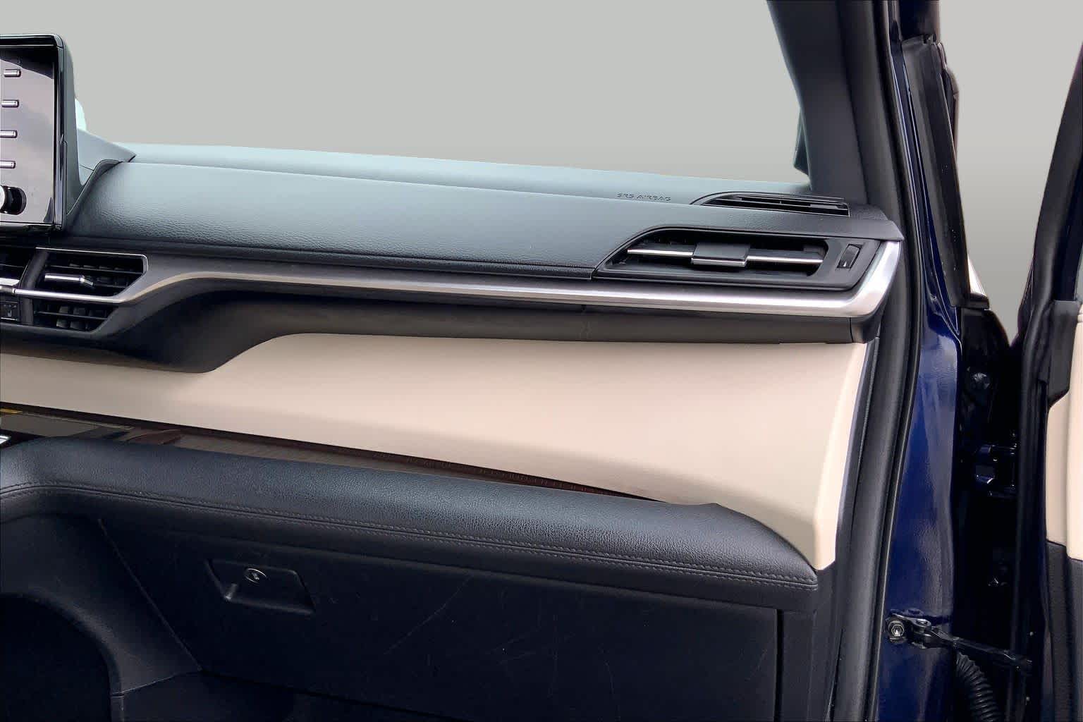 2023 Toyota Sienna XLE Blueprint at Beck & Masten Kia