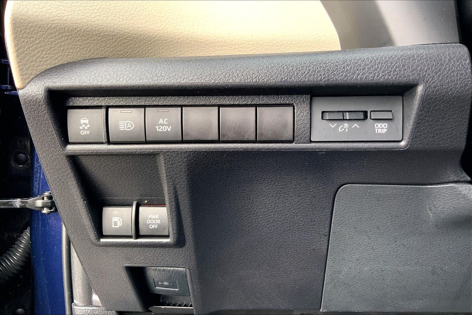 2023 Toyota Sienna XLE Blueprint at Beck & Masten Kia