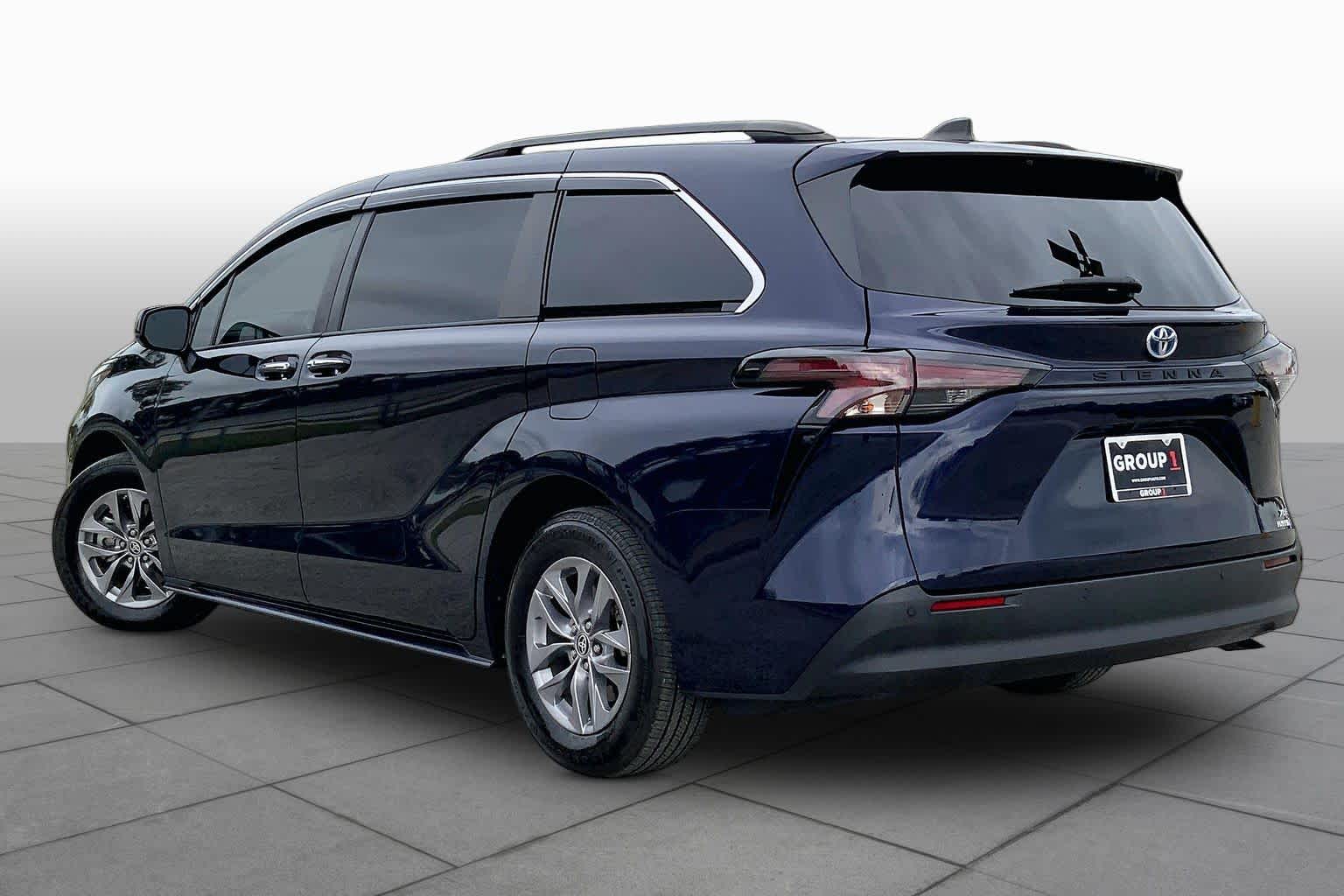 2023 Toyota Sienna XLE Blueprint at Beck & Masten Kia