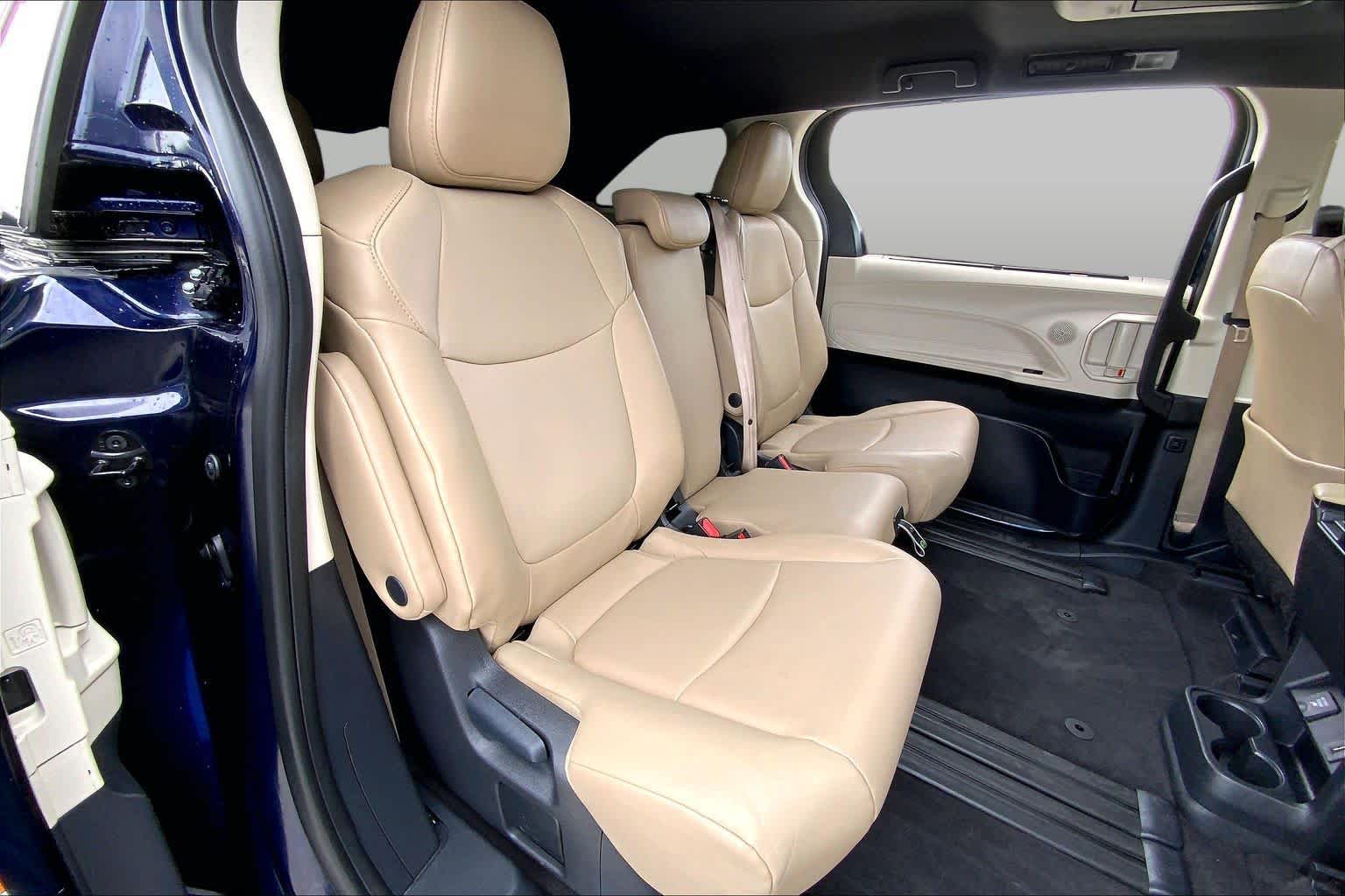 2023 Toyota Sienna XLE Blueprint at Beck & Masten Kia