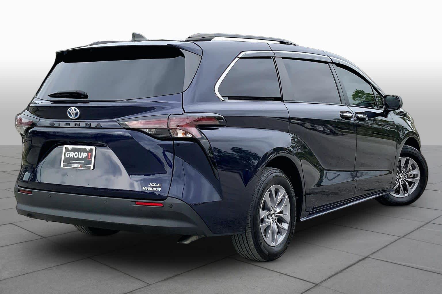 2023 Toyota Sienna XLE Blueprint at Beck & Masten Kia