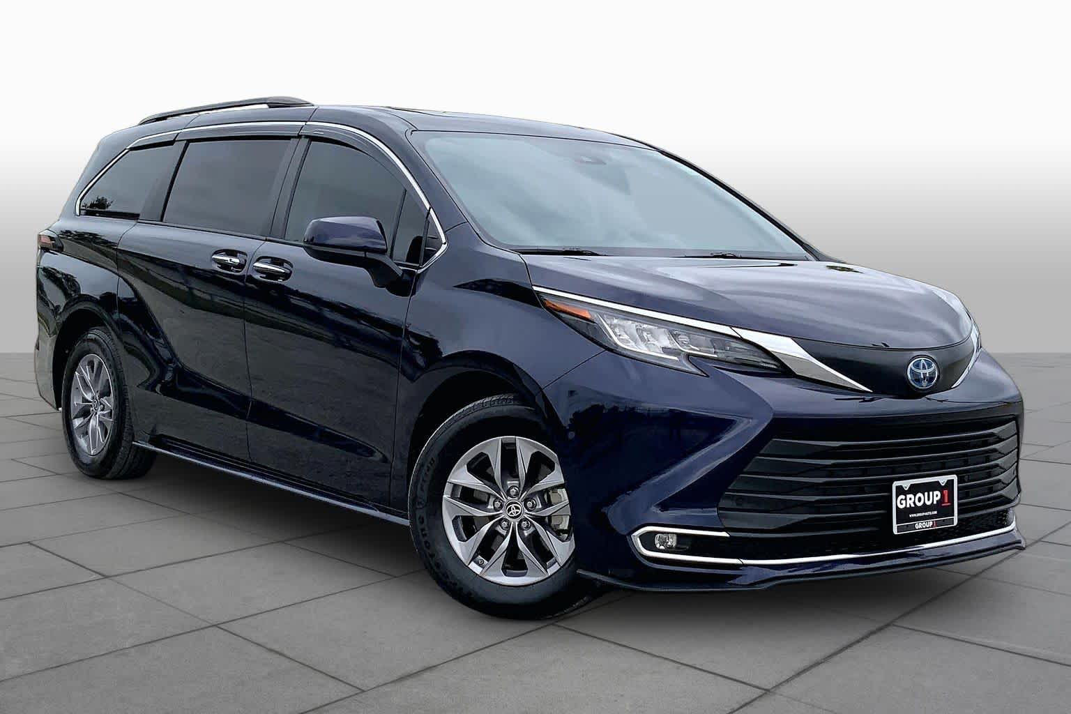 2023 Toyota Sienna XLE Blueprint at Beck & Masten Kia