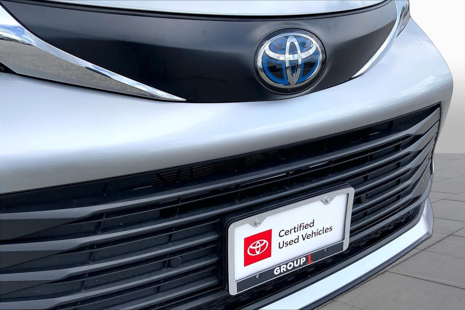 2025 Toyota Sienna XLE Celestial Silver Metallic at Group 1 Toyota Southwest