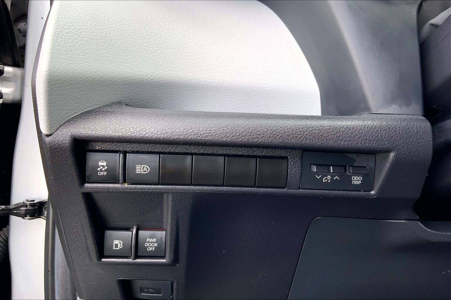 2025 Toyota Sienna XLE Celestial Silver Metallic at Group 1 Toyota Southwest