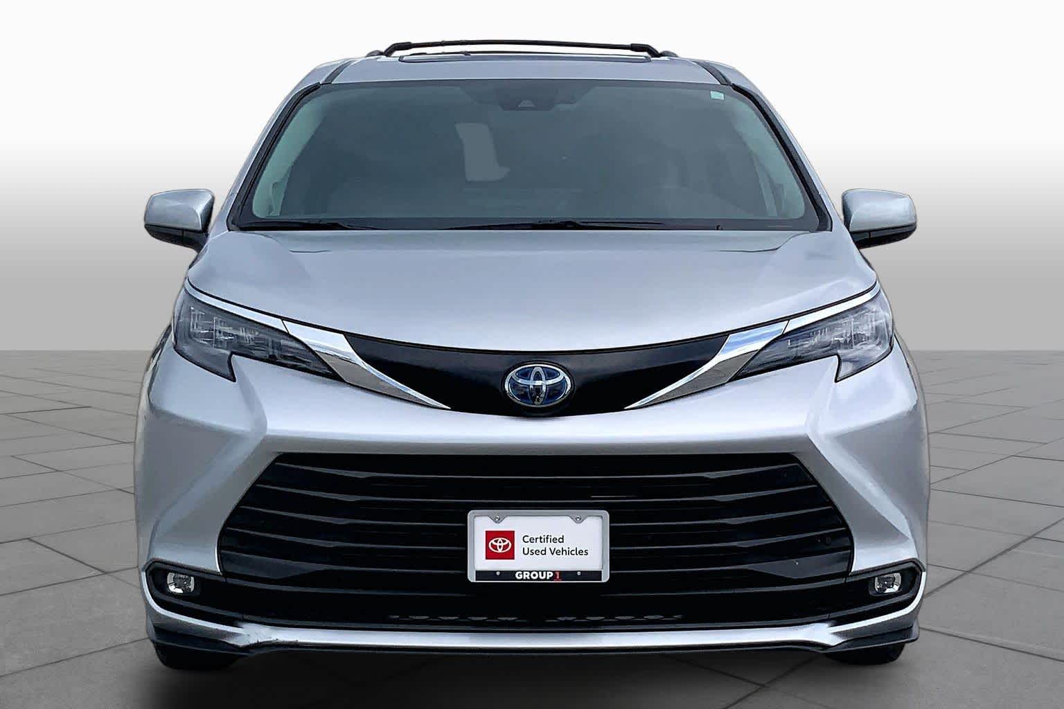 2025 Toyota Sienna XLE Celestial Silver Metallic at Group 1 Toyota Southwest