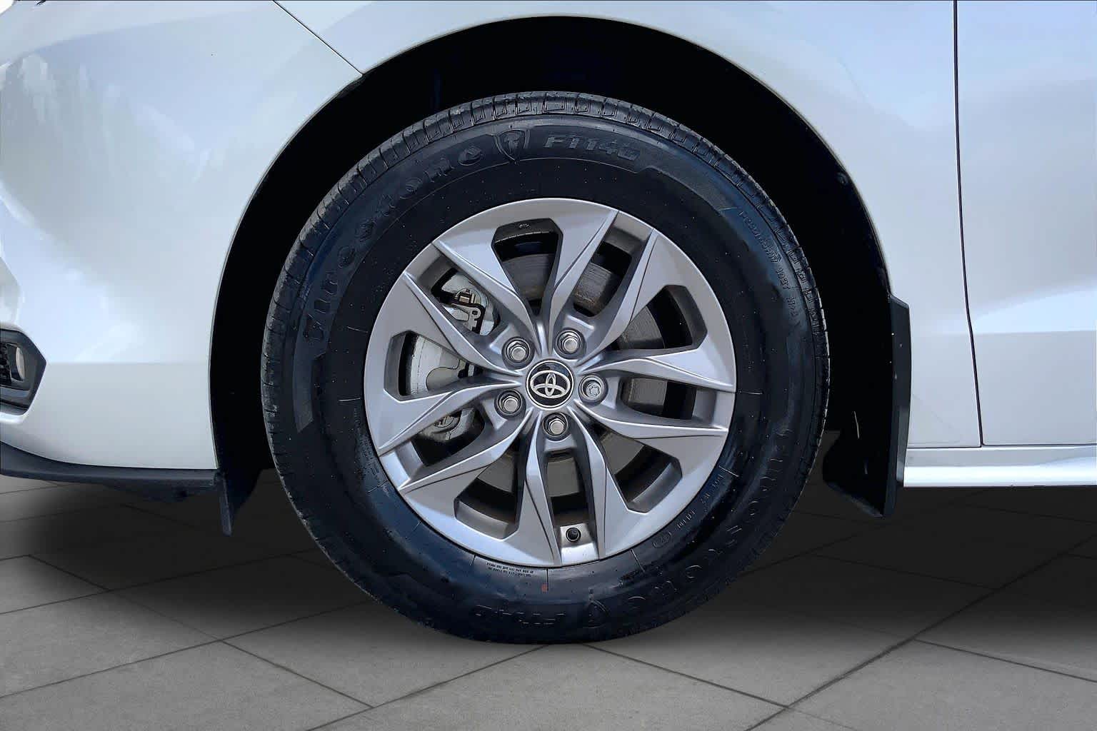 2025 Toyota Sienna XLE Wind Chill Pearl at Group 1 Toyota Southwest