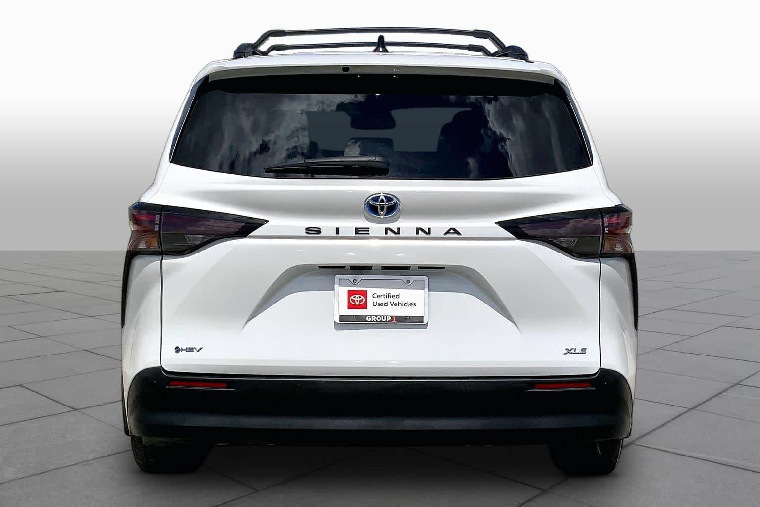 2025 Toyota Sienna XLE Wind Chill Pearl at Group 1 Toyota Southwest