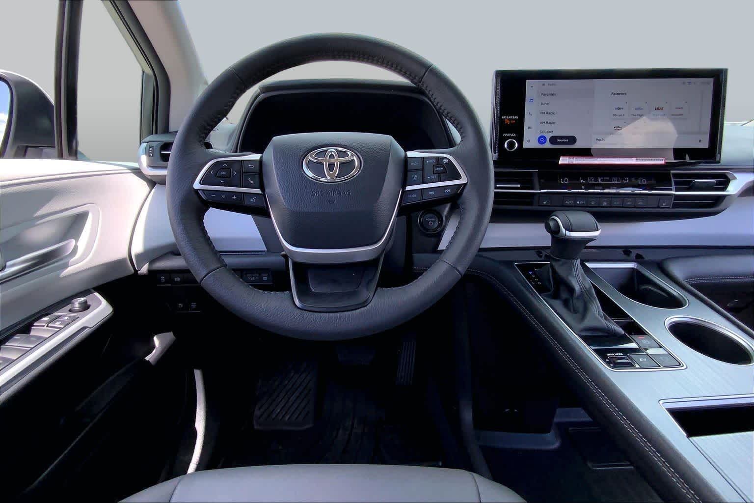 2025 Toyota Sienna XLE Wind Chill Pearl at Group 1 Toyota Southwest