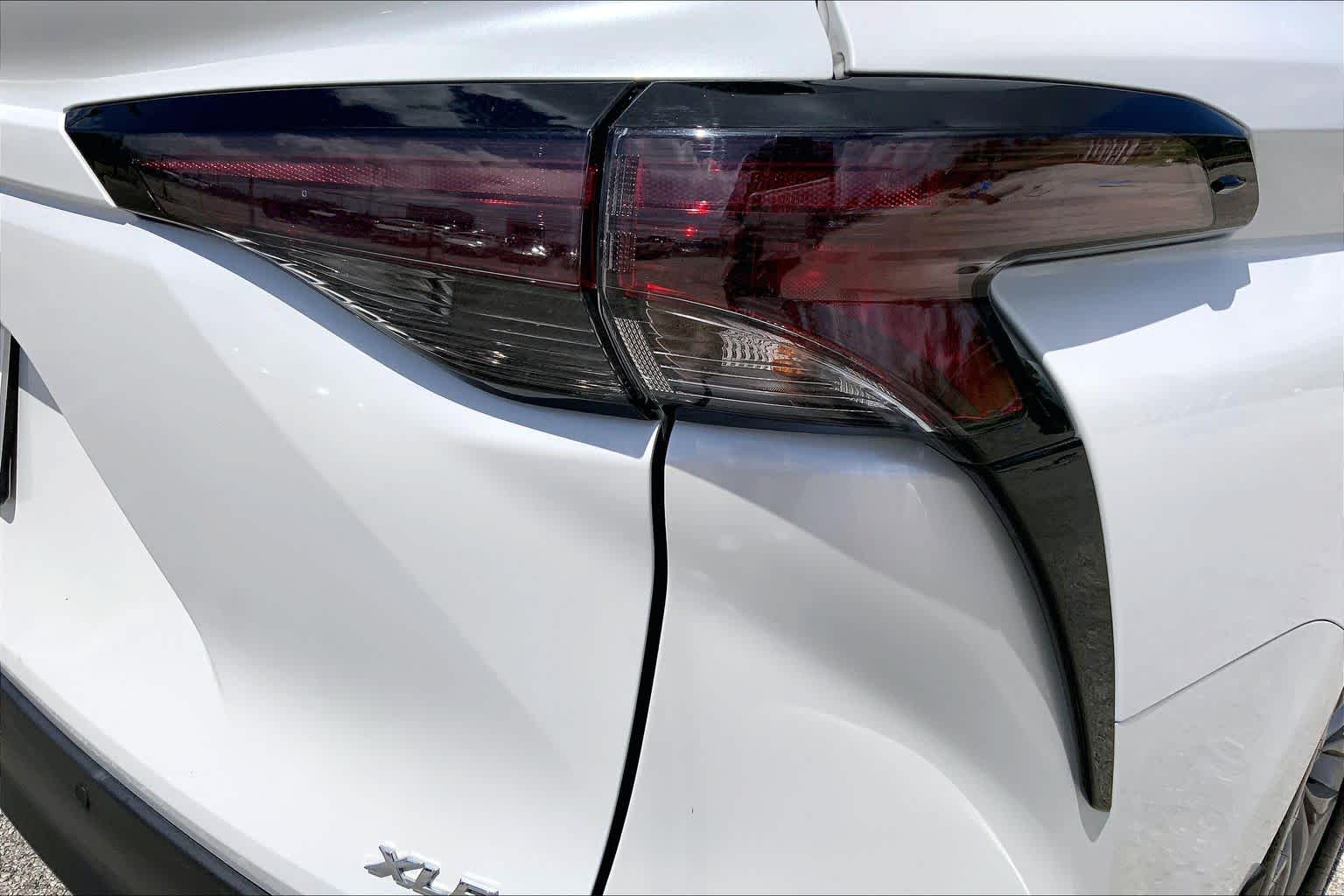 2025 Toyota Sienna XLE Wind Chill Pearl at Group 1 Toyota Southwest