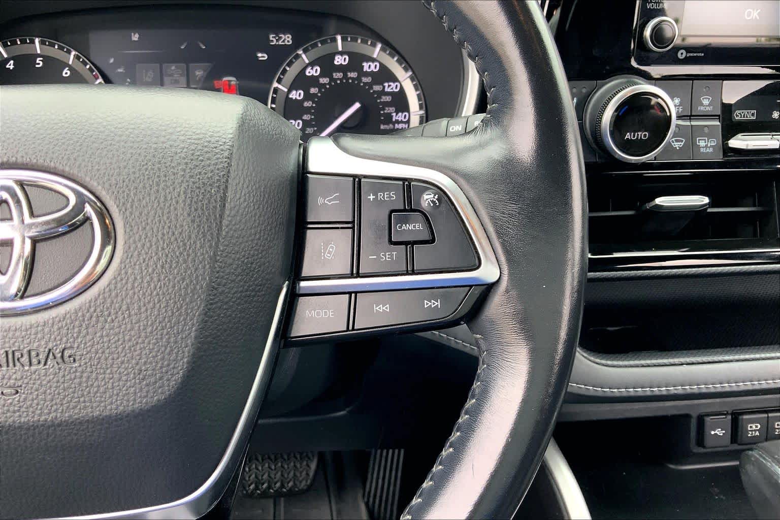 2021 Toyota Highlander XSE Midnight Black Metallic at Beck & Masten Kia