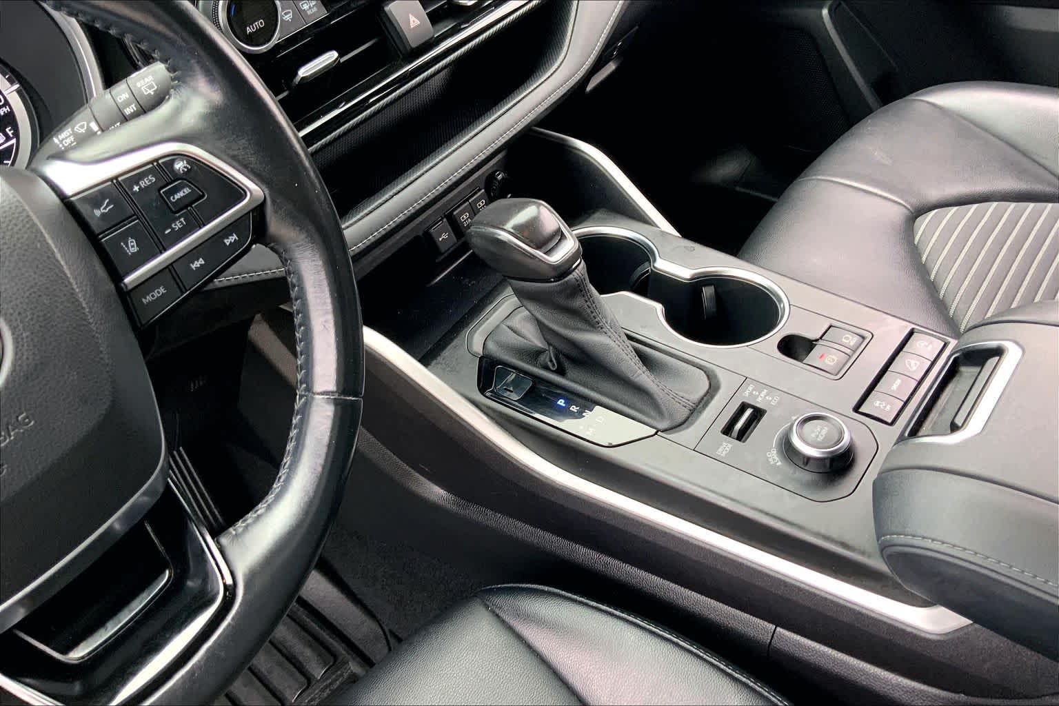 2021 Toyota Highlander XSE Midnight Black Metallic at Beck & Masten Kia