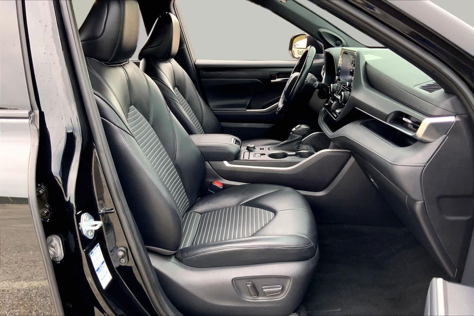 2021 Toyota Highlander XSE Midnight Black Metallic at Beck & Masten Kia