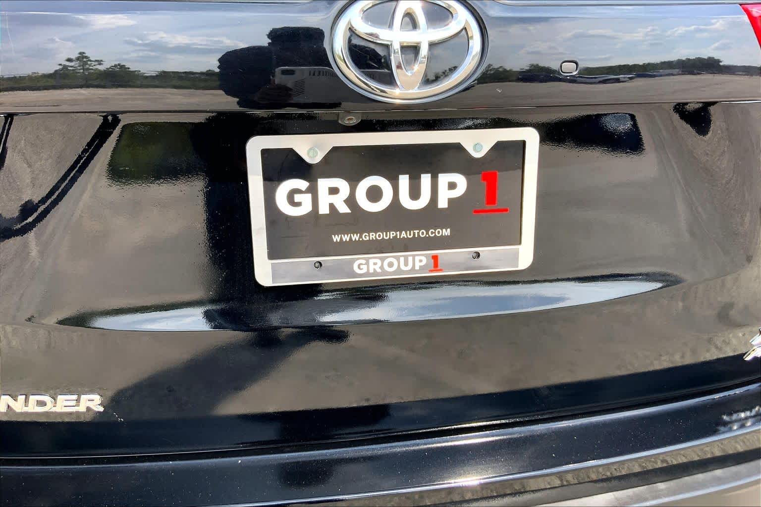 2019 Toyota Highlander XLE Midnight Black Metallic at Mac Haik CDJR North Houston
