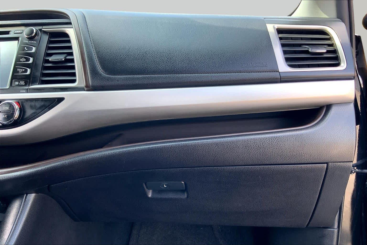 2019 Toyota Highlander XLE Midnight Black Metallic at Mac Haik CDJR North Houston