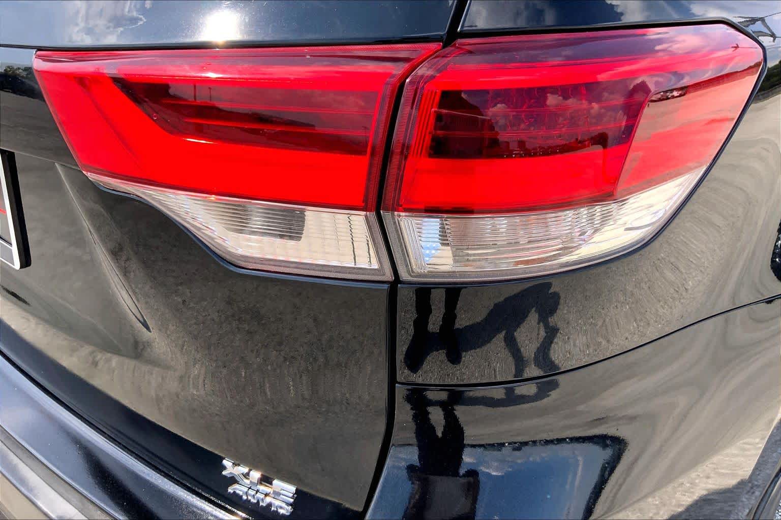 2019 Toyota Highlander XLE Midnight Black Metallic at Mac Haik CDJR North Houston