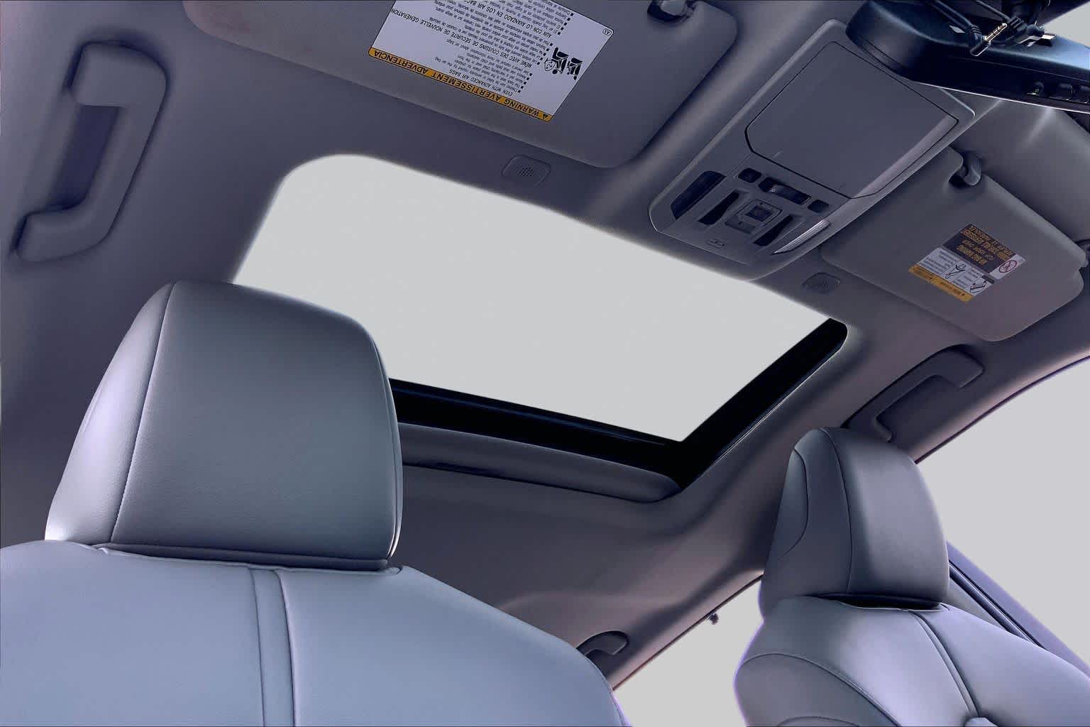 2023 Toyota Highlander photo 14 of 36