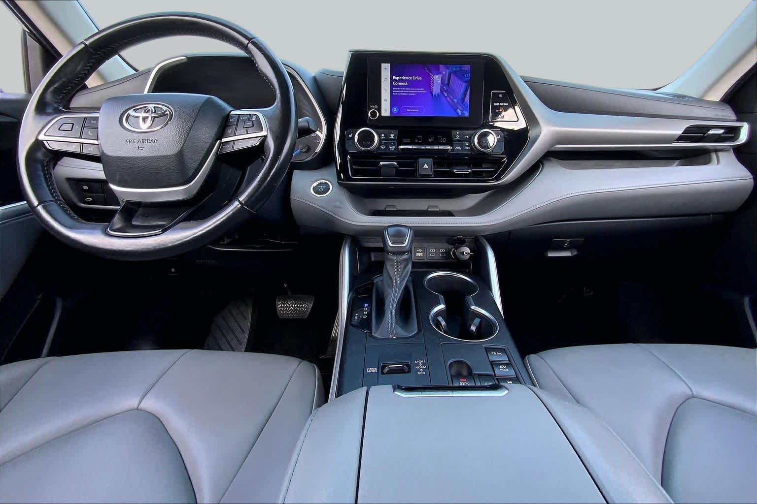 2023 Toyota Highlander photo 15 of 36