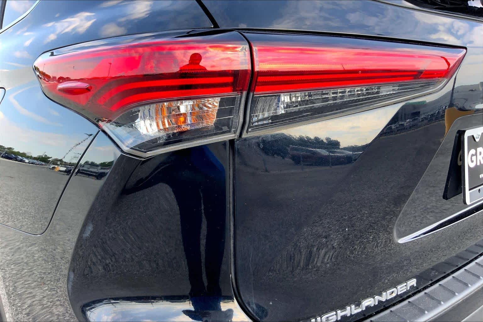 2023 Toyota Highlander photo 28 of 36