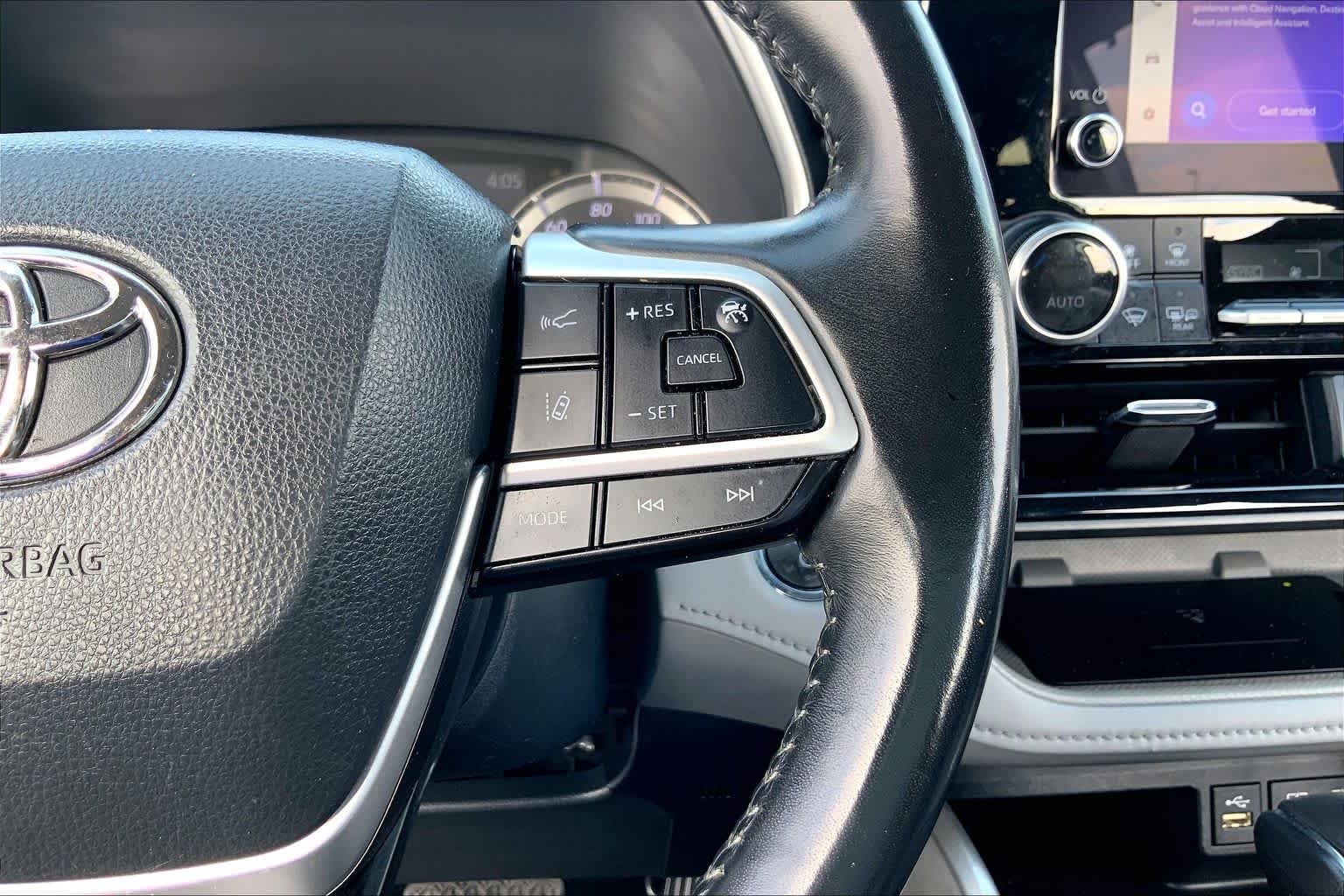 2023 Toyota Highlander photo 24 of 36