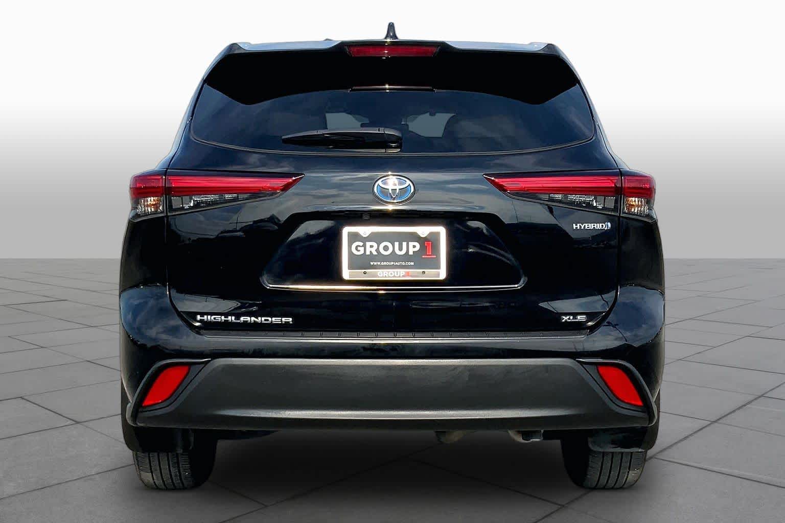 2023 Toyota Highlander photo 5 of 36