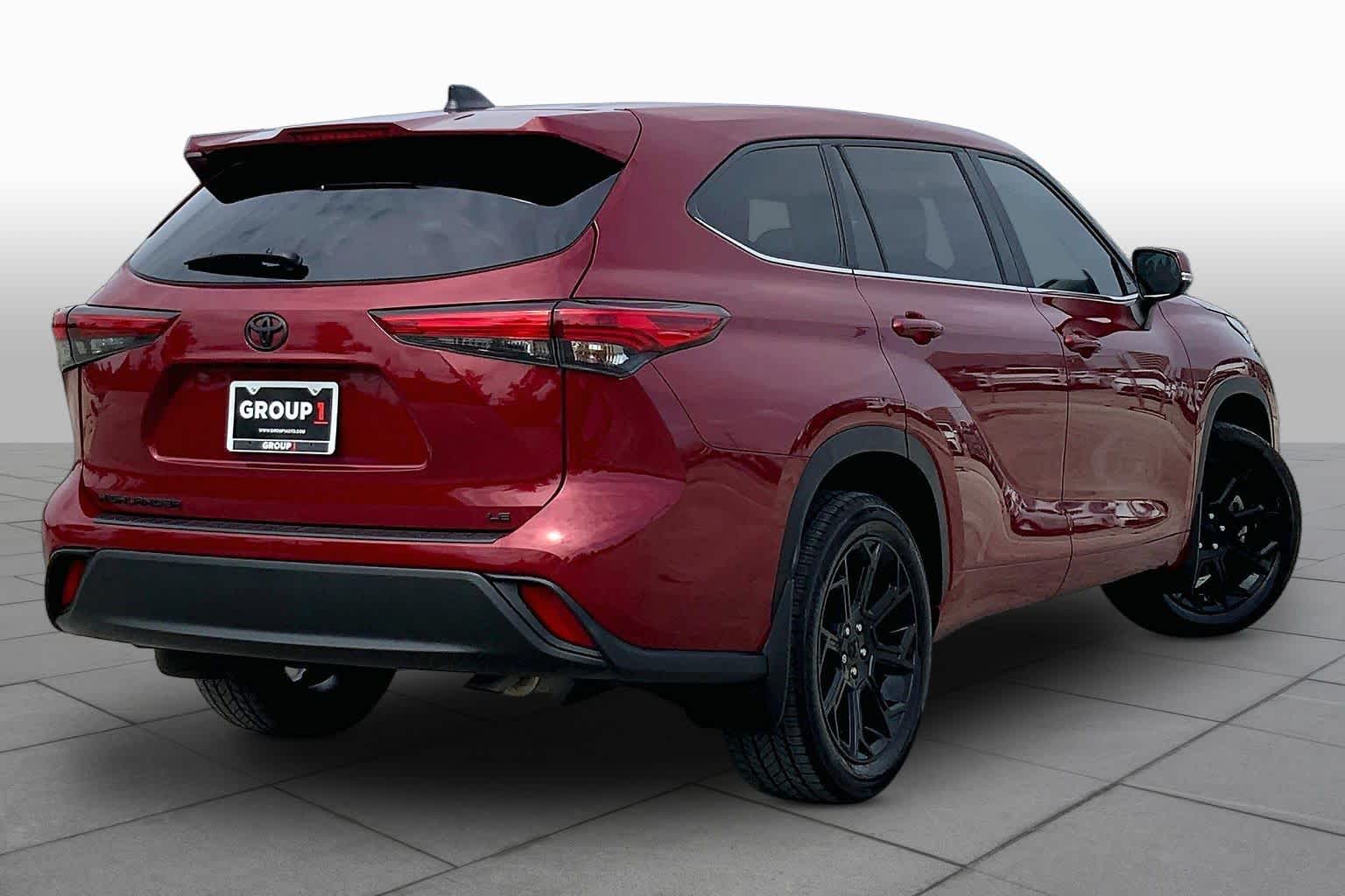 2023 Toyota Highlander LE Ruby Flare Pearl at Group 1 Toyota Southwest