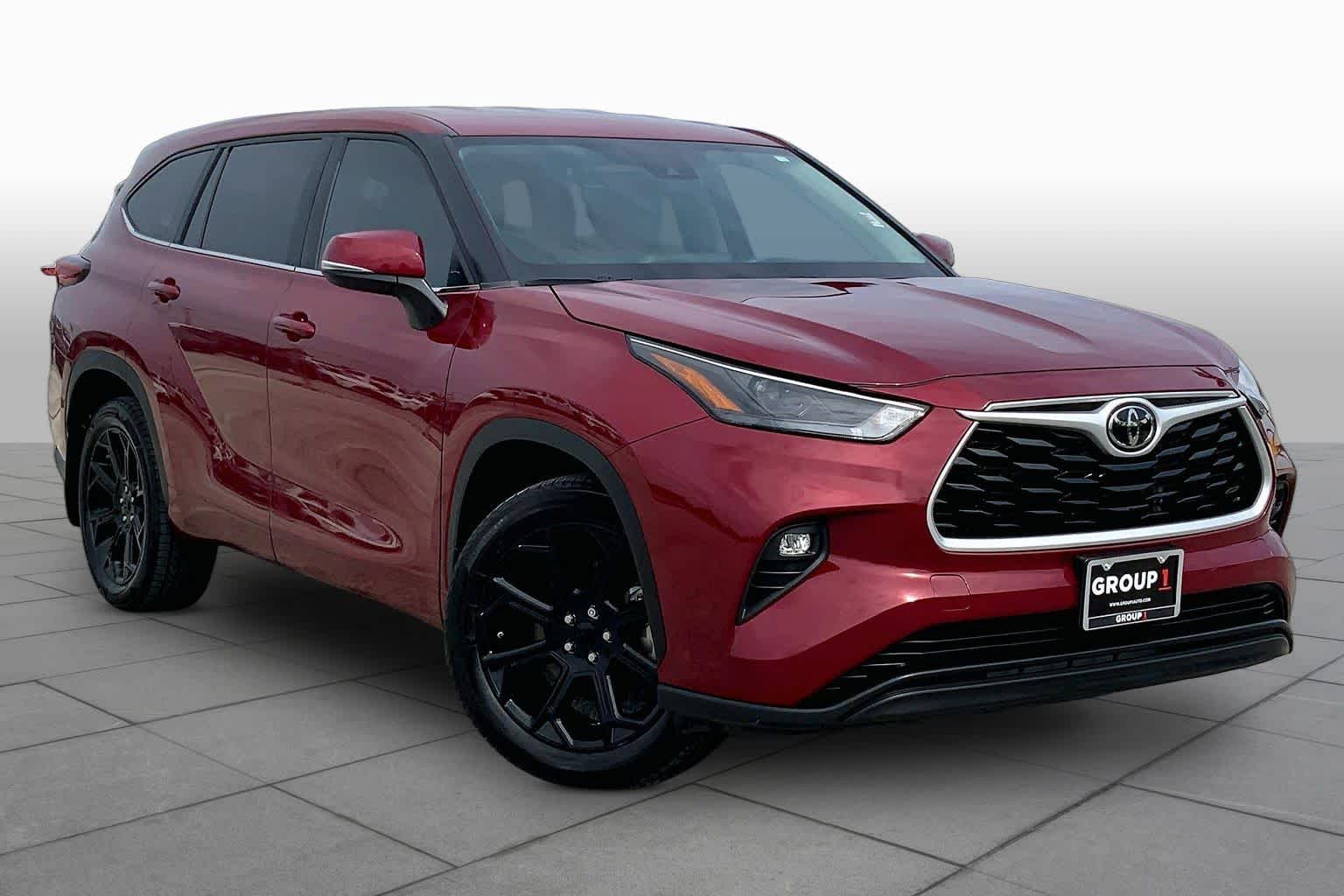 2023 Toyota Highlander LE Ruby Flare Pearl at Group 1 Toyota Southwest