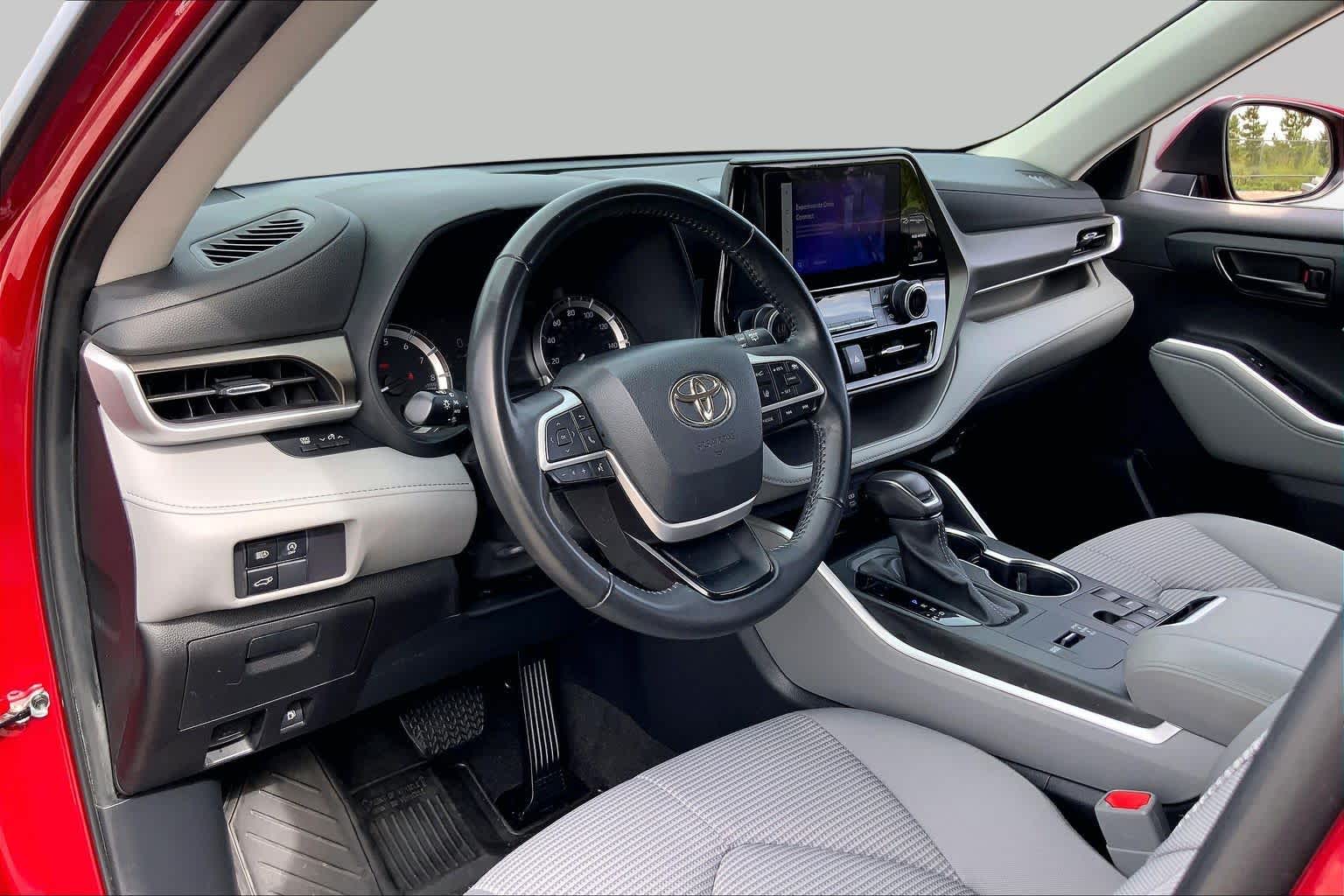 2023 Toyota Highlander LE Ruby Flare Pearl at Group 1 Toyota Southwest