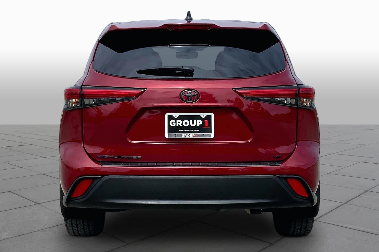2023 Toyota Highlander LE Ruby Flare Pearl at Group 1 Toyota Southwest