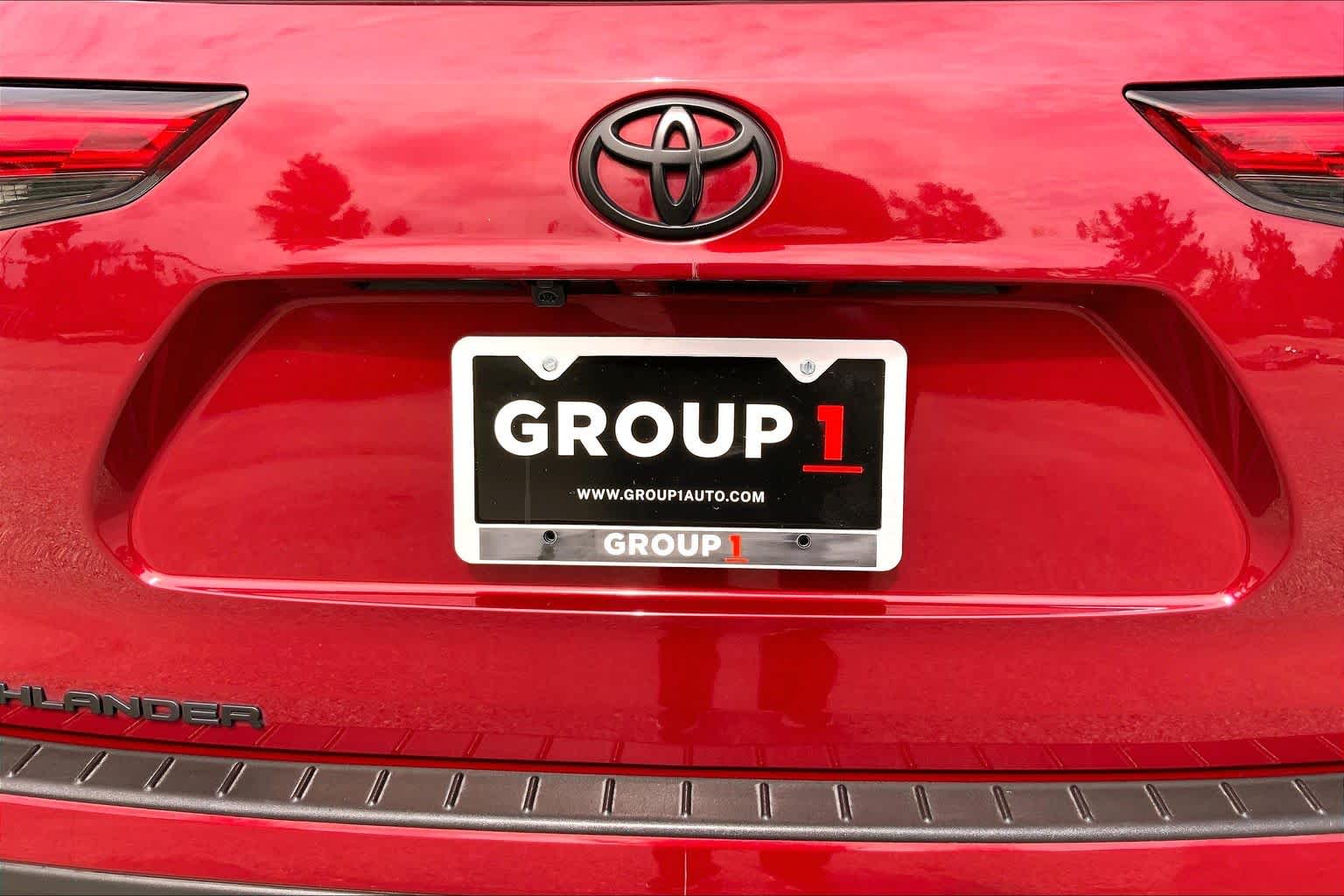2023 Toyota Highlander LE Ruby Flare Pearl at Group 1 Toyota Southwest