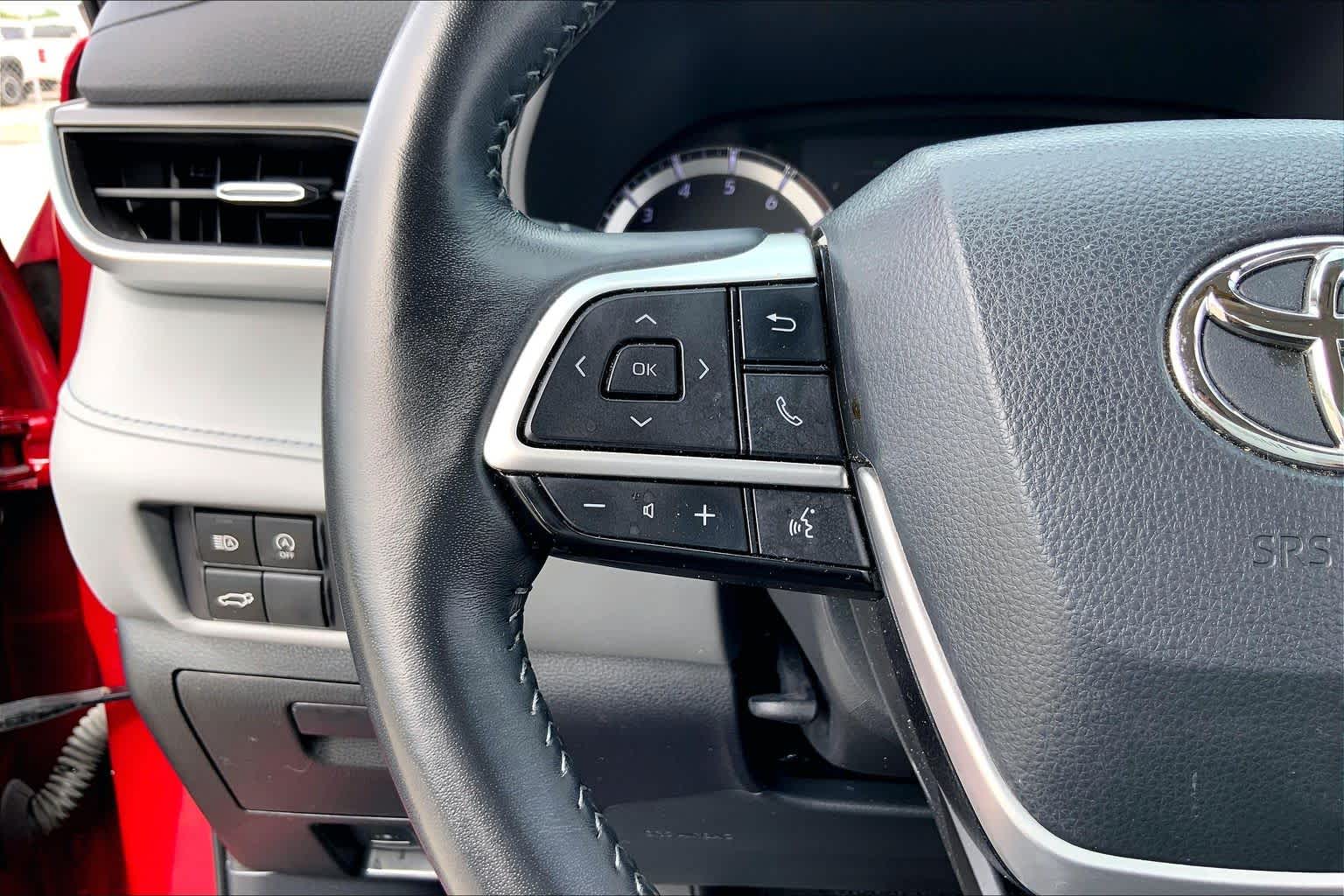 2023 Toyota Highlander LE Ruby Flare Pearl at Group 1 Toyota Southwest