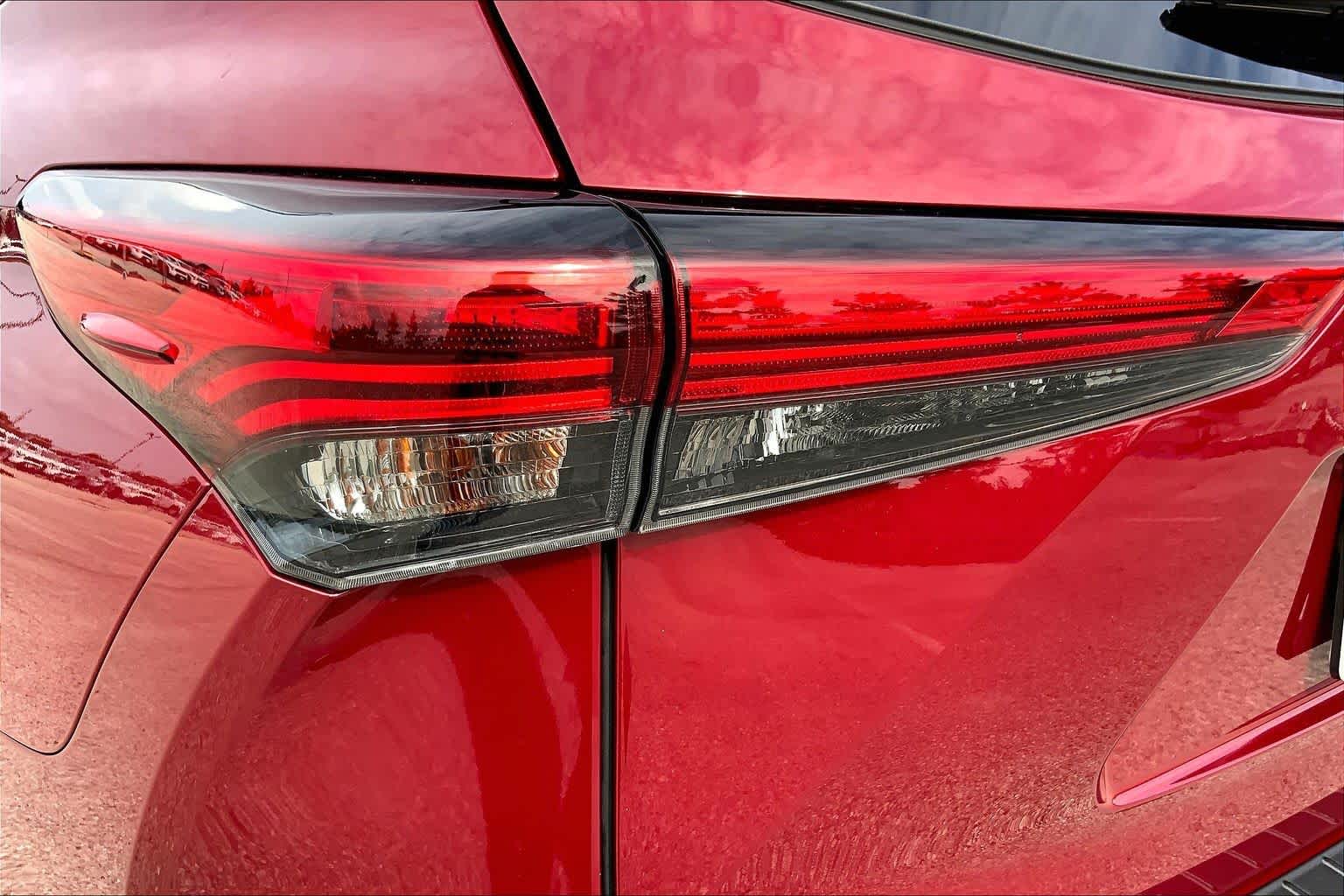 2023 Toyota Highlander LE Ruby Flare Pearl at Group 1 Toyota Southwest