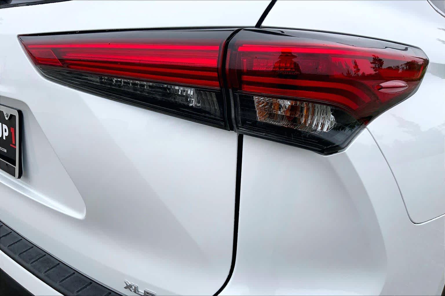 2023 Toyota Highlander XLE Wind Chill Pearl at AutoNation USA Katy