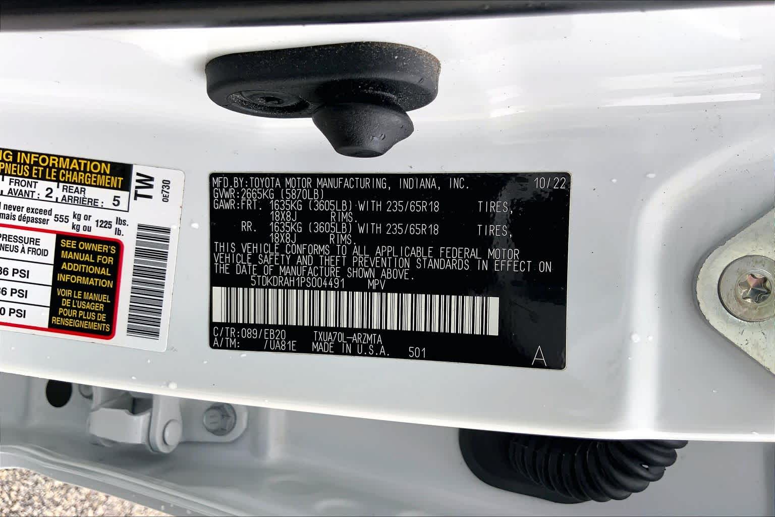2023 Toyota Highlander XLE Wind Chill Pearl at AutoNation USA Katy