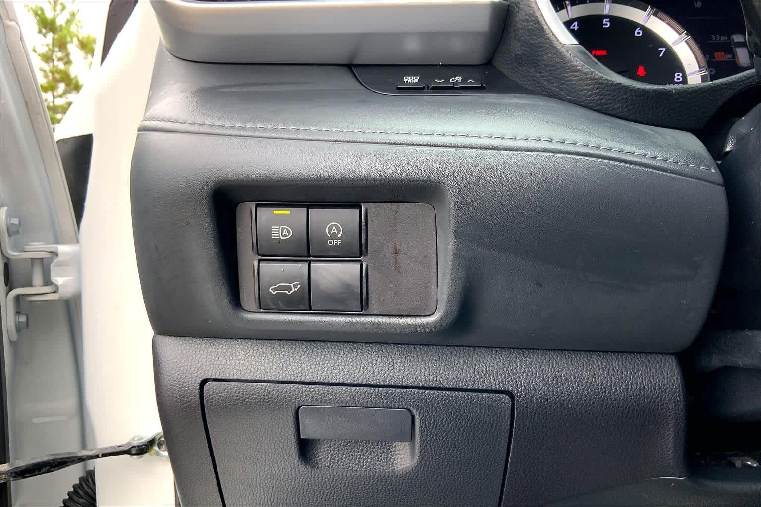 2023 Toyota Highlander XLE Wind Chill Pearl at AutoNation USA Katy