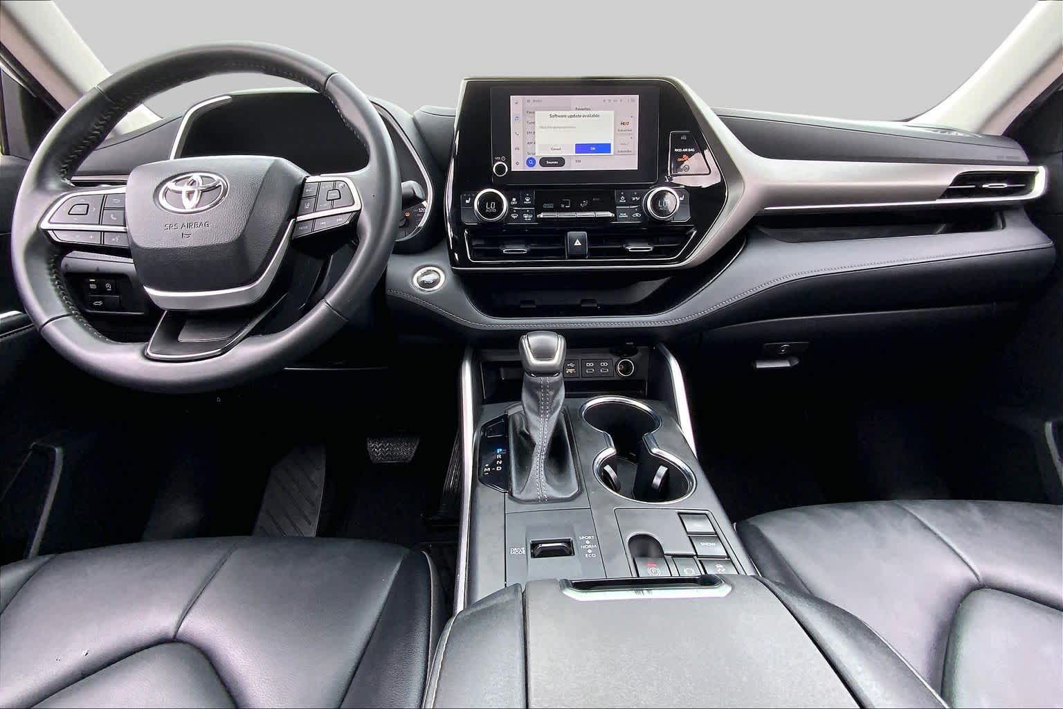 2023 Toyota Highlander XLE Wind Chill Pearl at AutoNation USA Katy