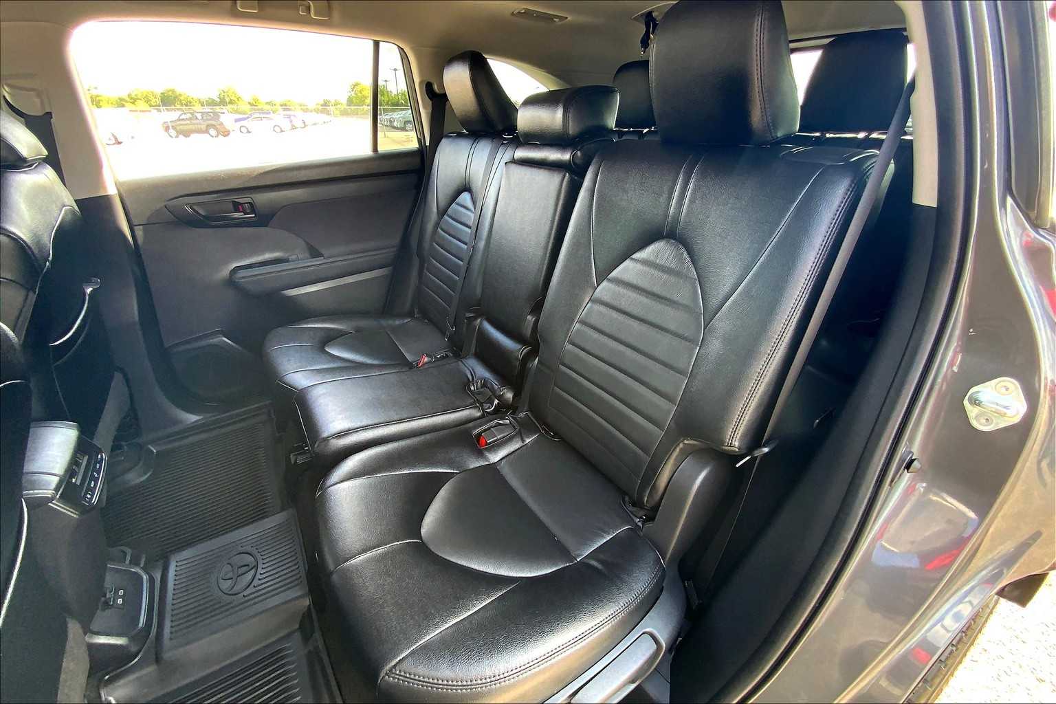 2023 Toyota Highlander LE Magnetic Gray Metallic at AutoNation USA Houston